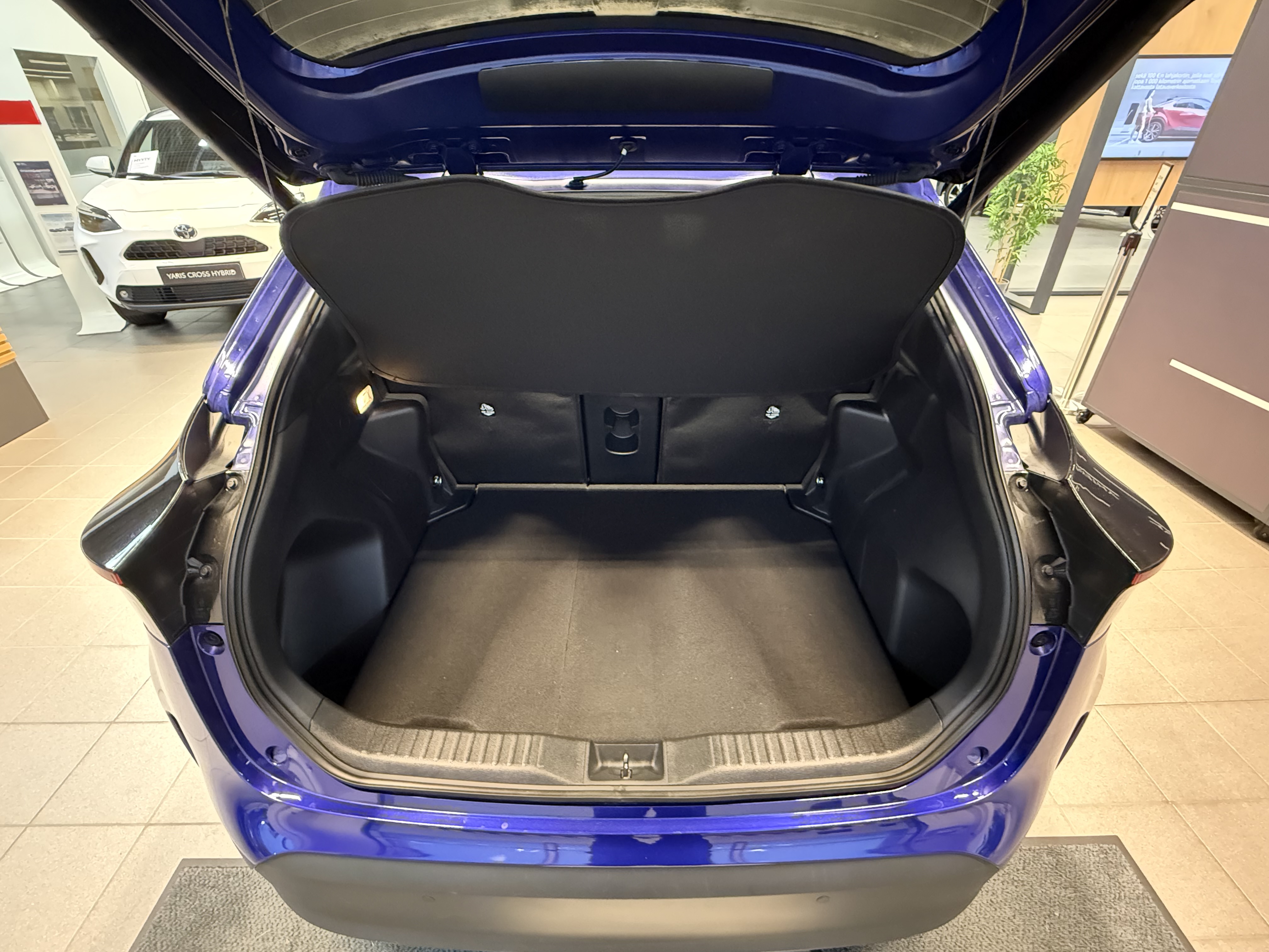 TOYOTA Yaris Cross 2024