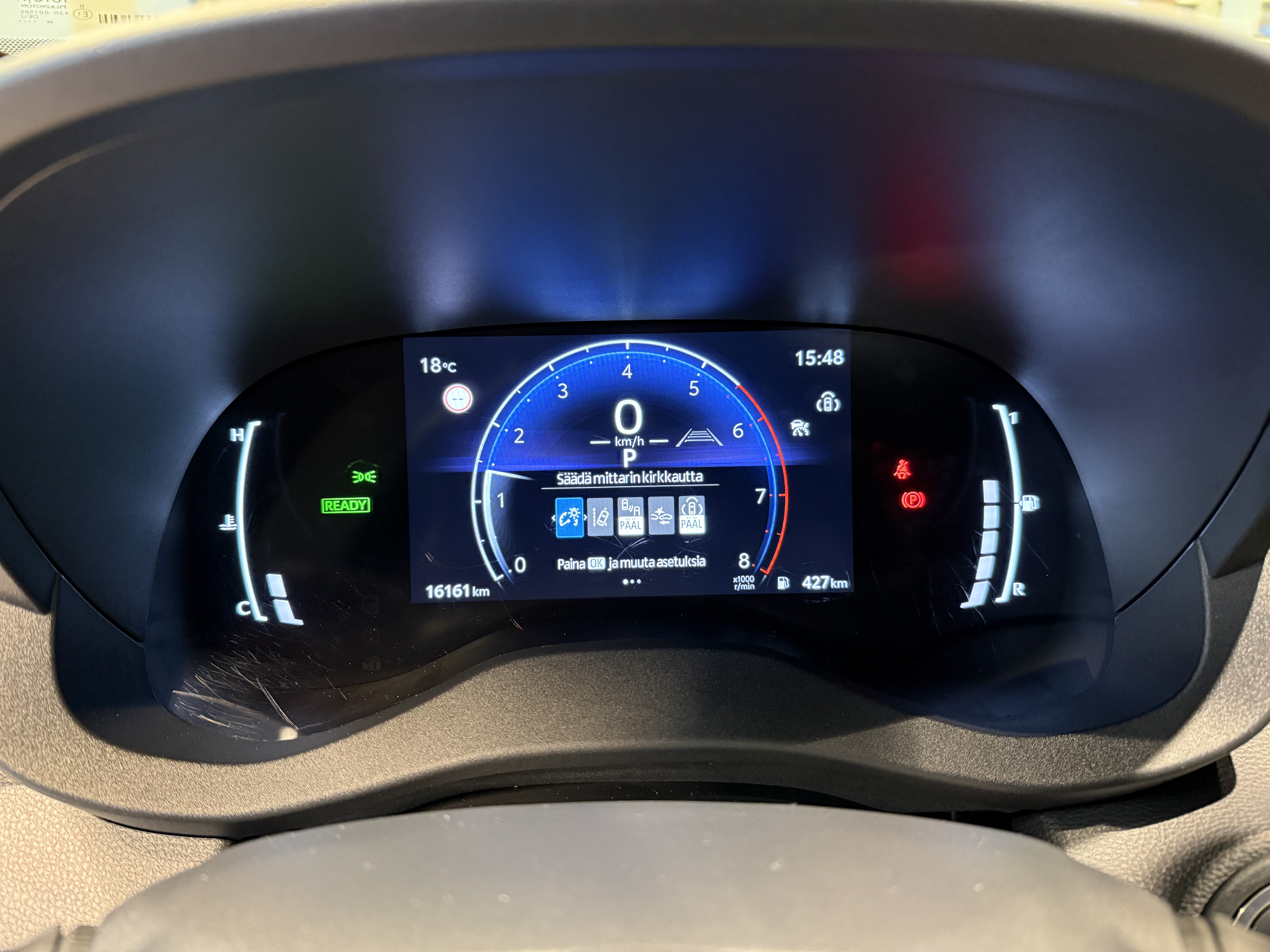 TOYOTA Yaris Cross 2024