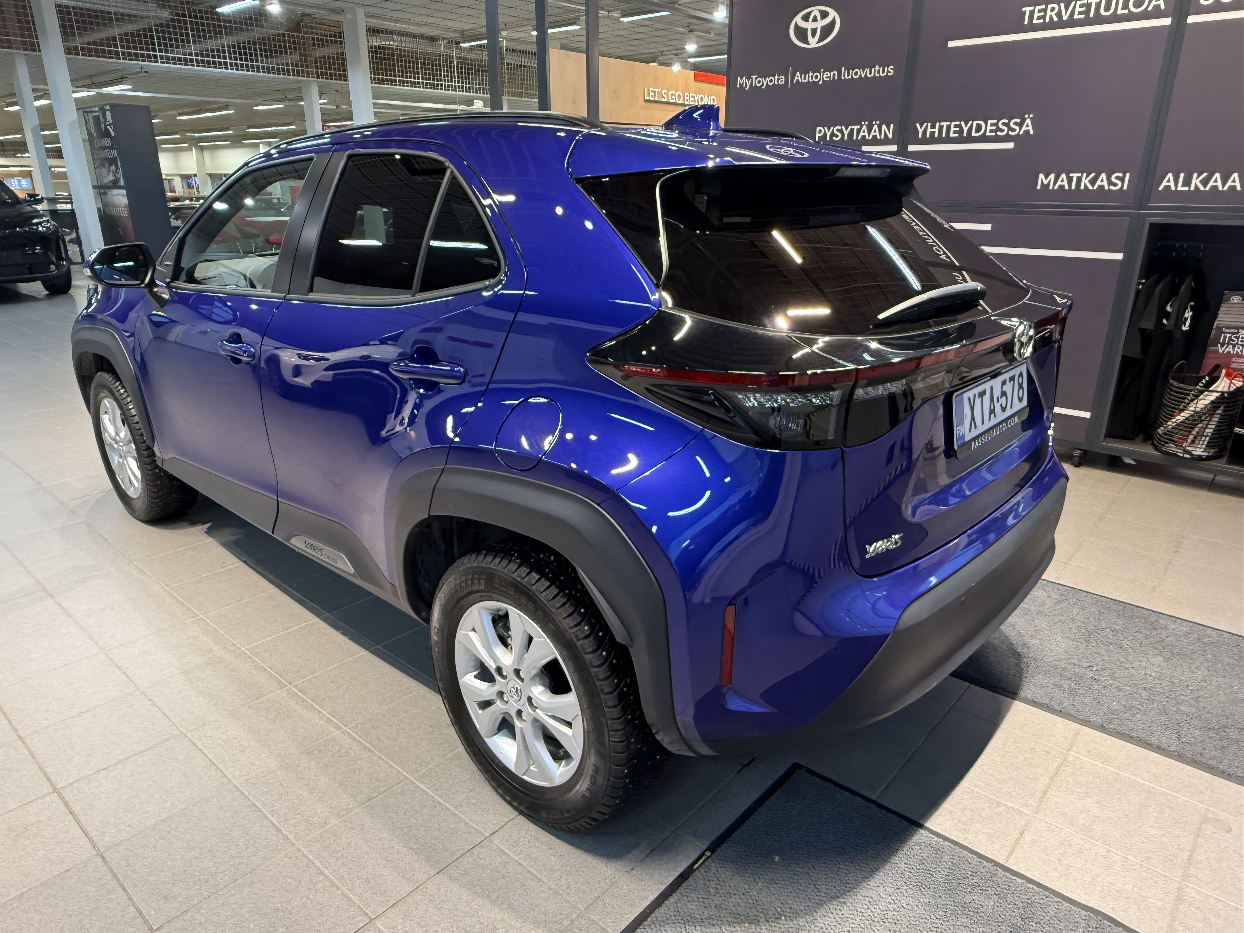 TOYOTA Yaris Cross 2024