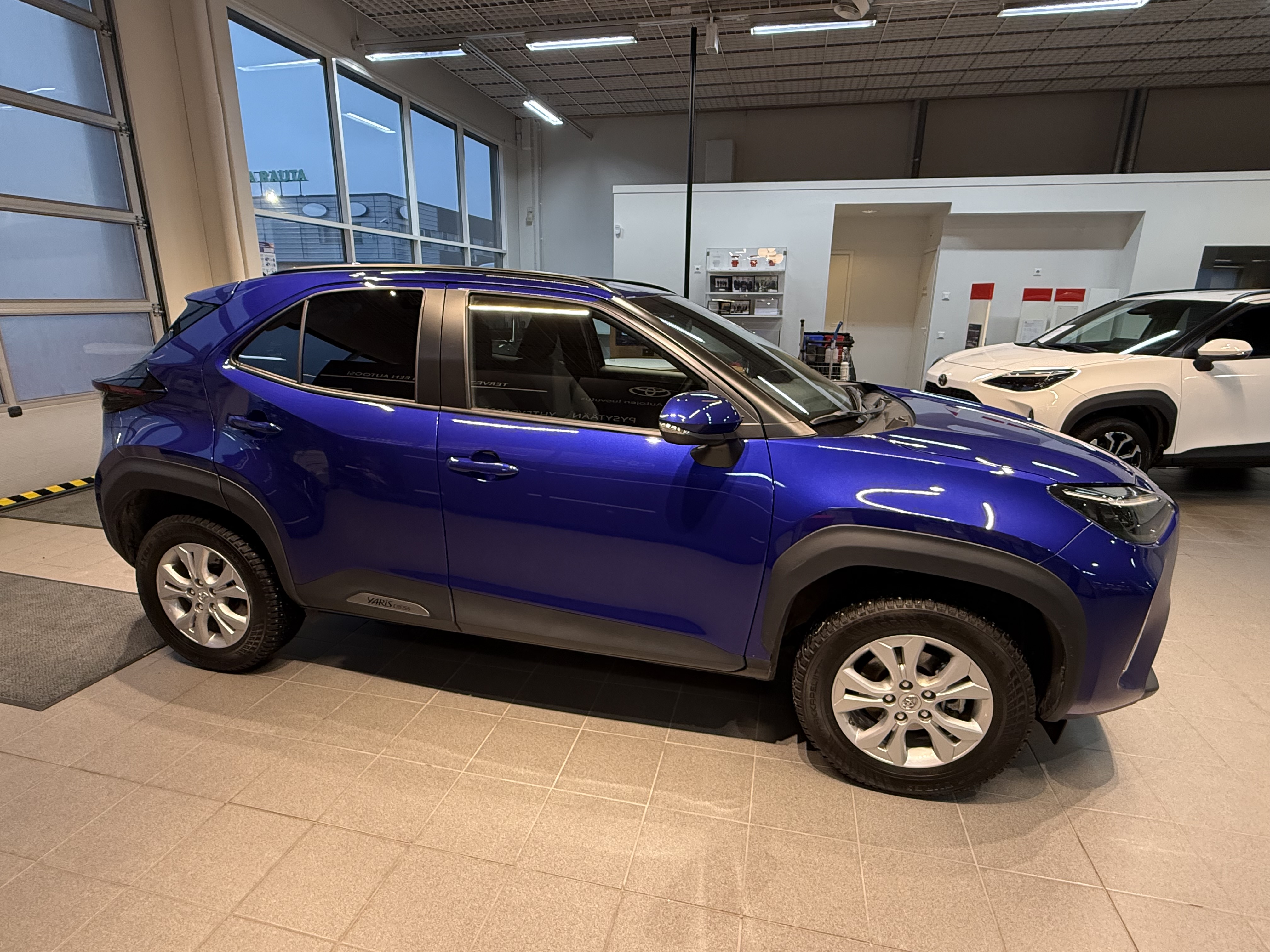 TOYOTA Yaris Cross 2024