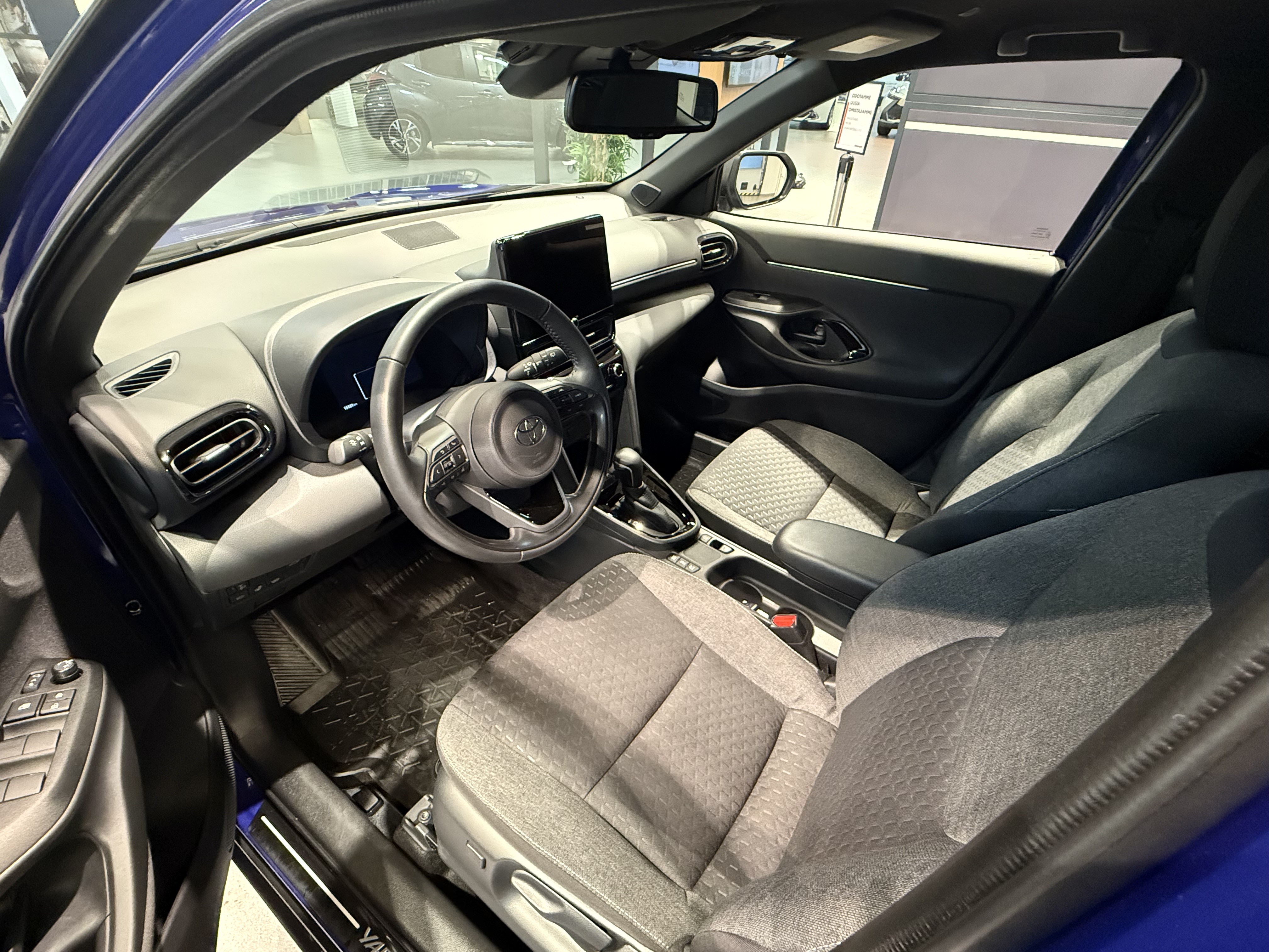 TOYOTA Yaris Cross 2024