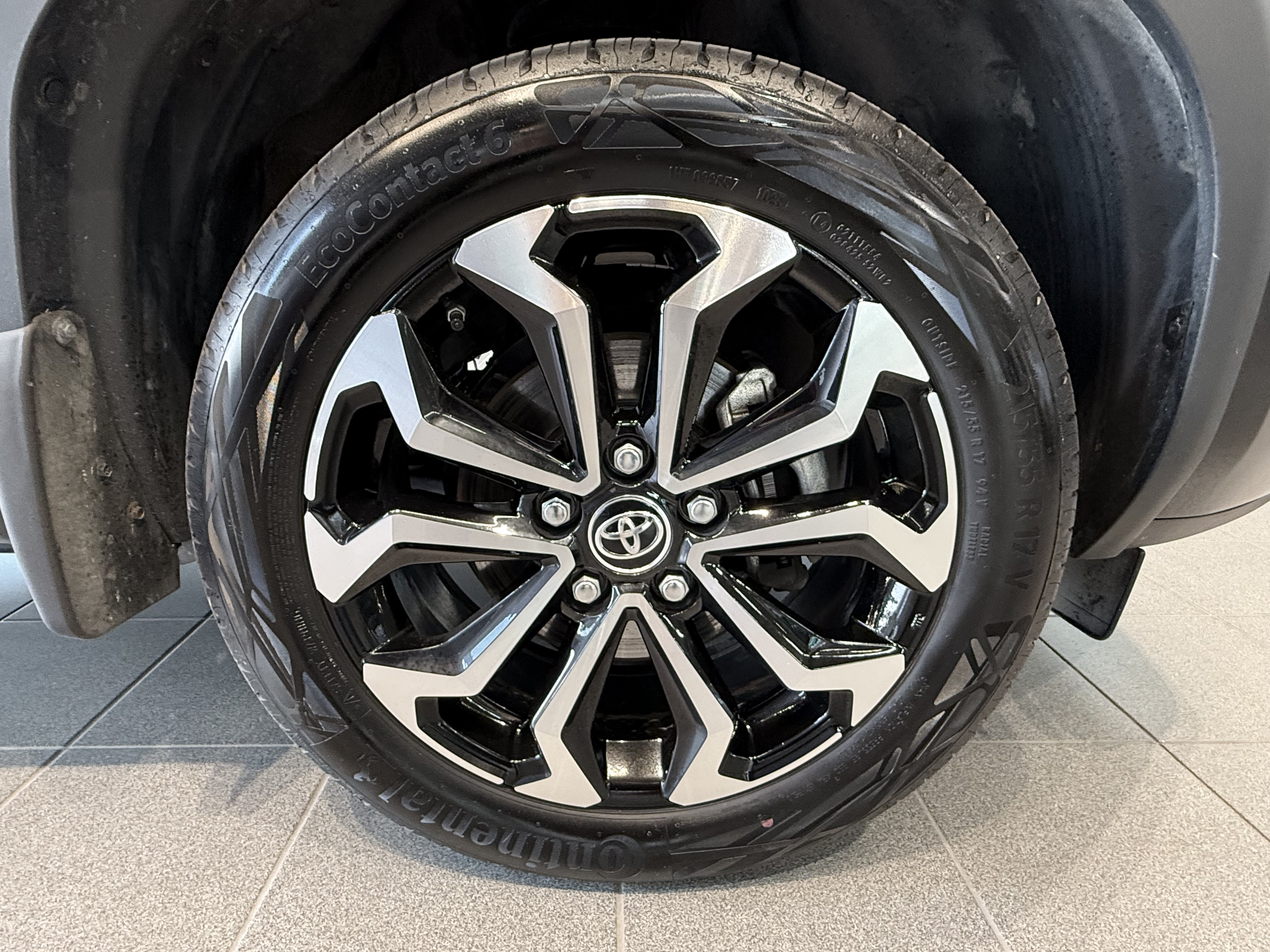 TOYOTA Yaris Cross 2025
