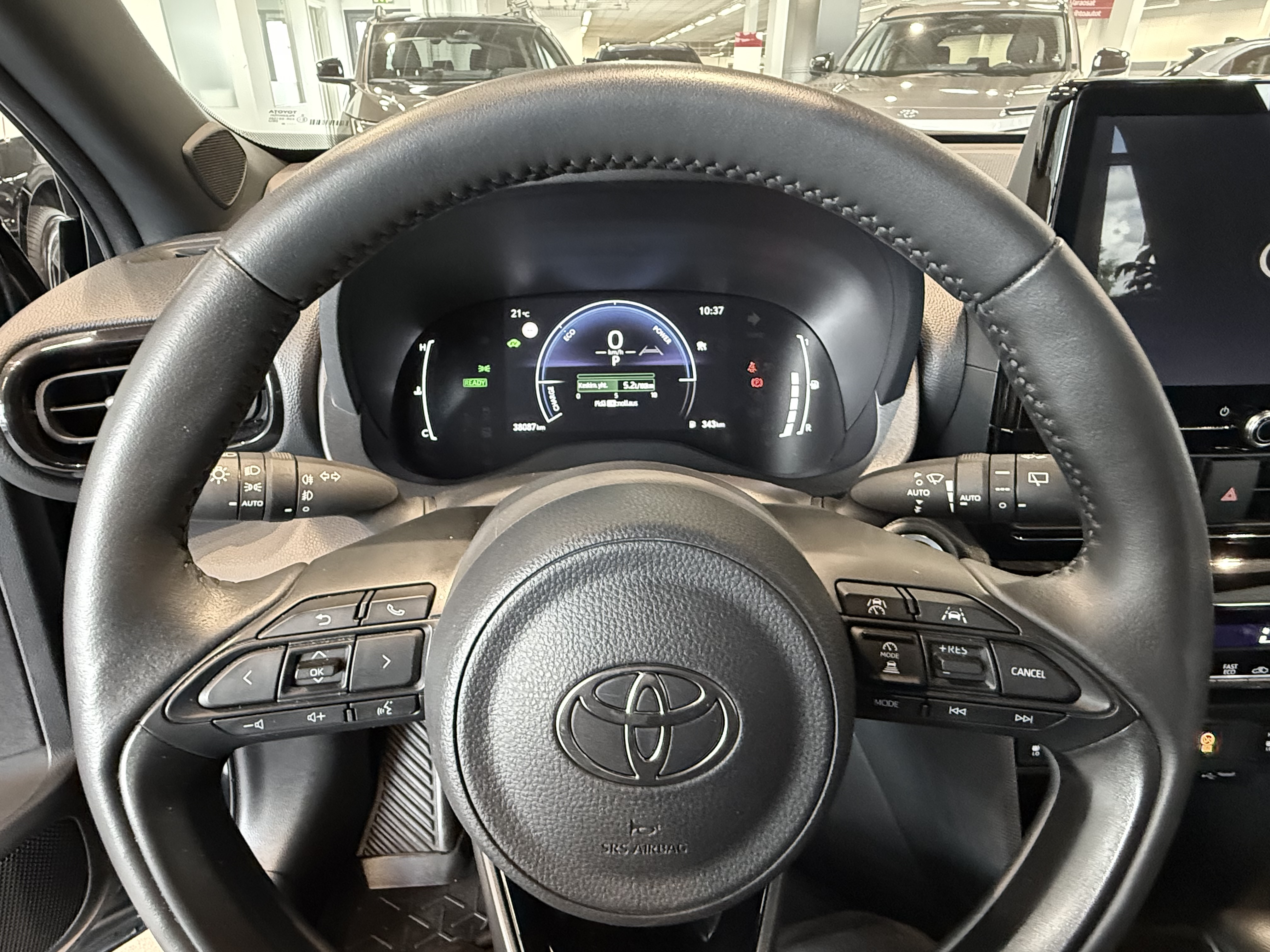 TOYOTA Yaris Cross 2025