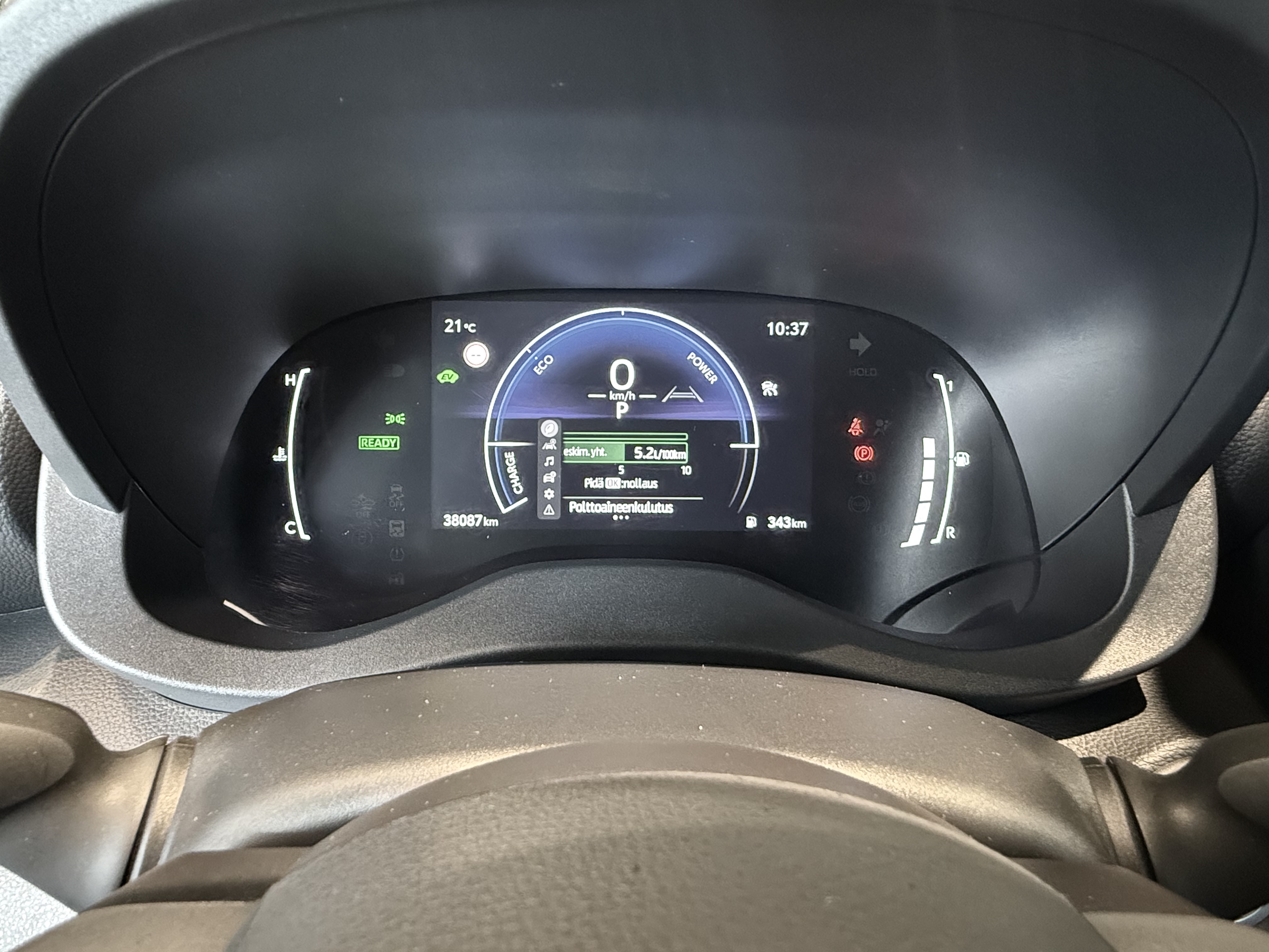 TOYOTA Yaris Cross 2025