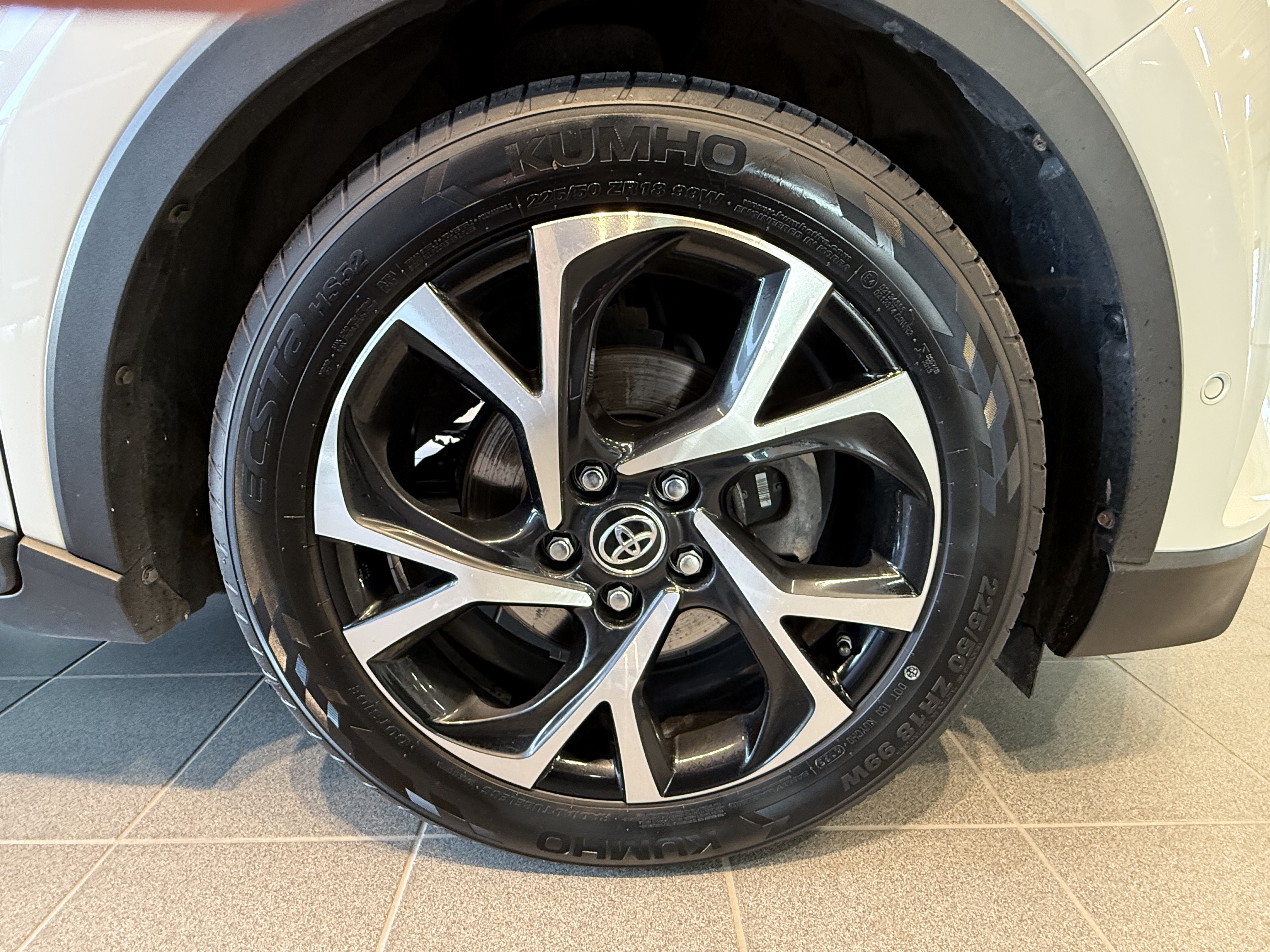 TOYOTA C-HR 2019