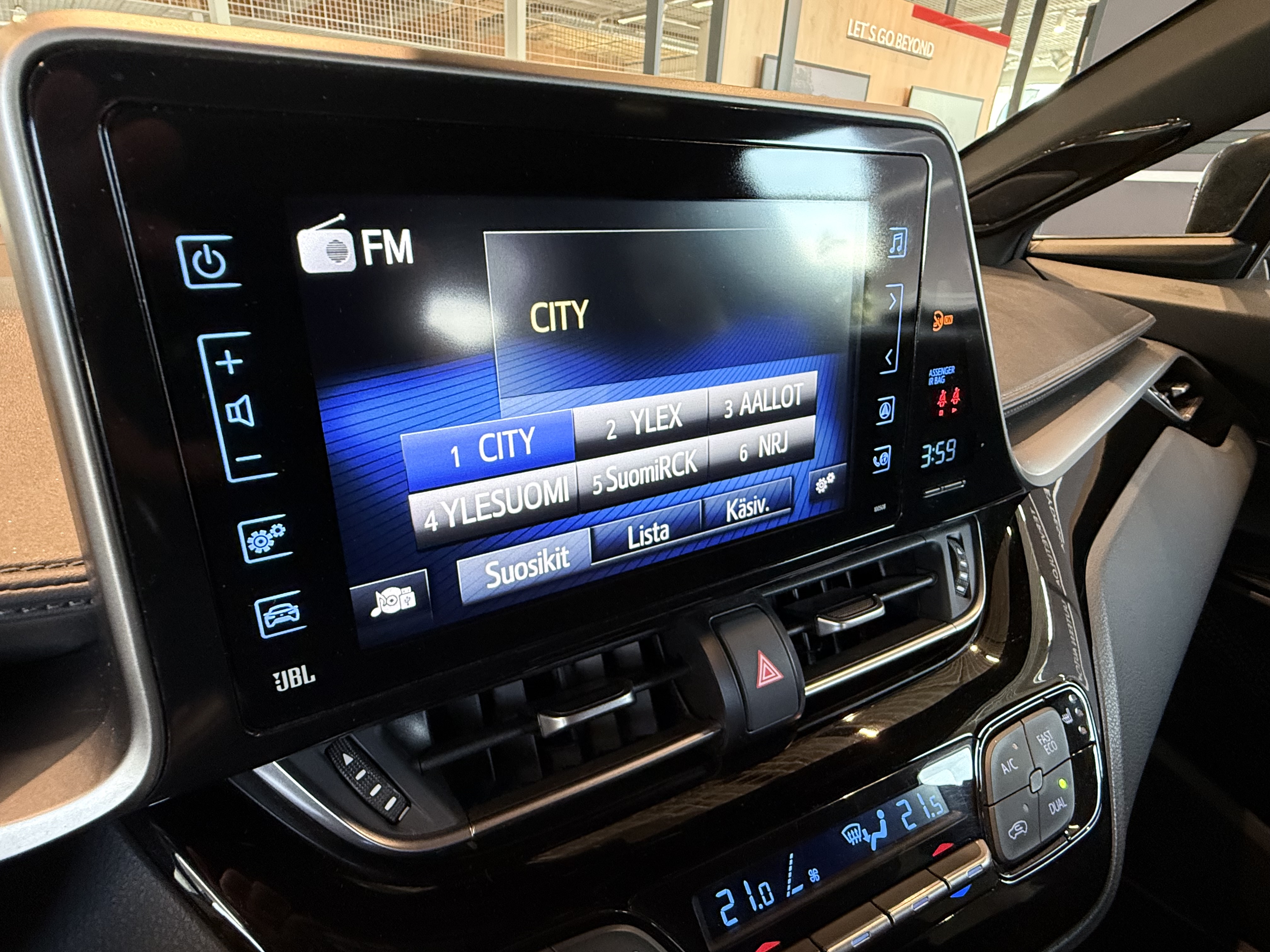 TOYOTA C-HR 2019