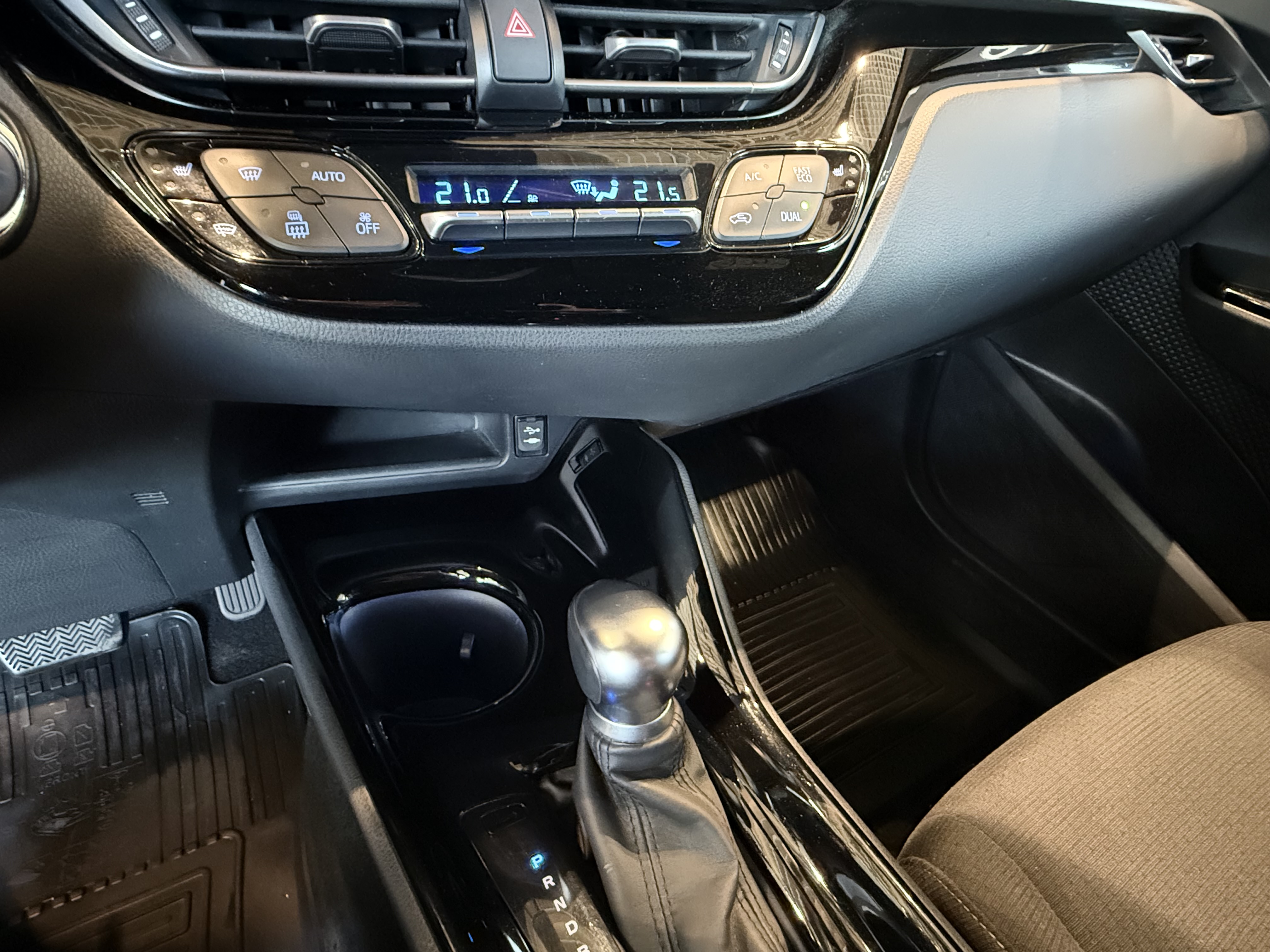 TOYOTA C-HR 2019