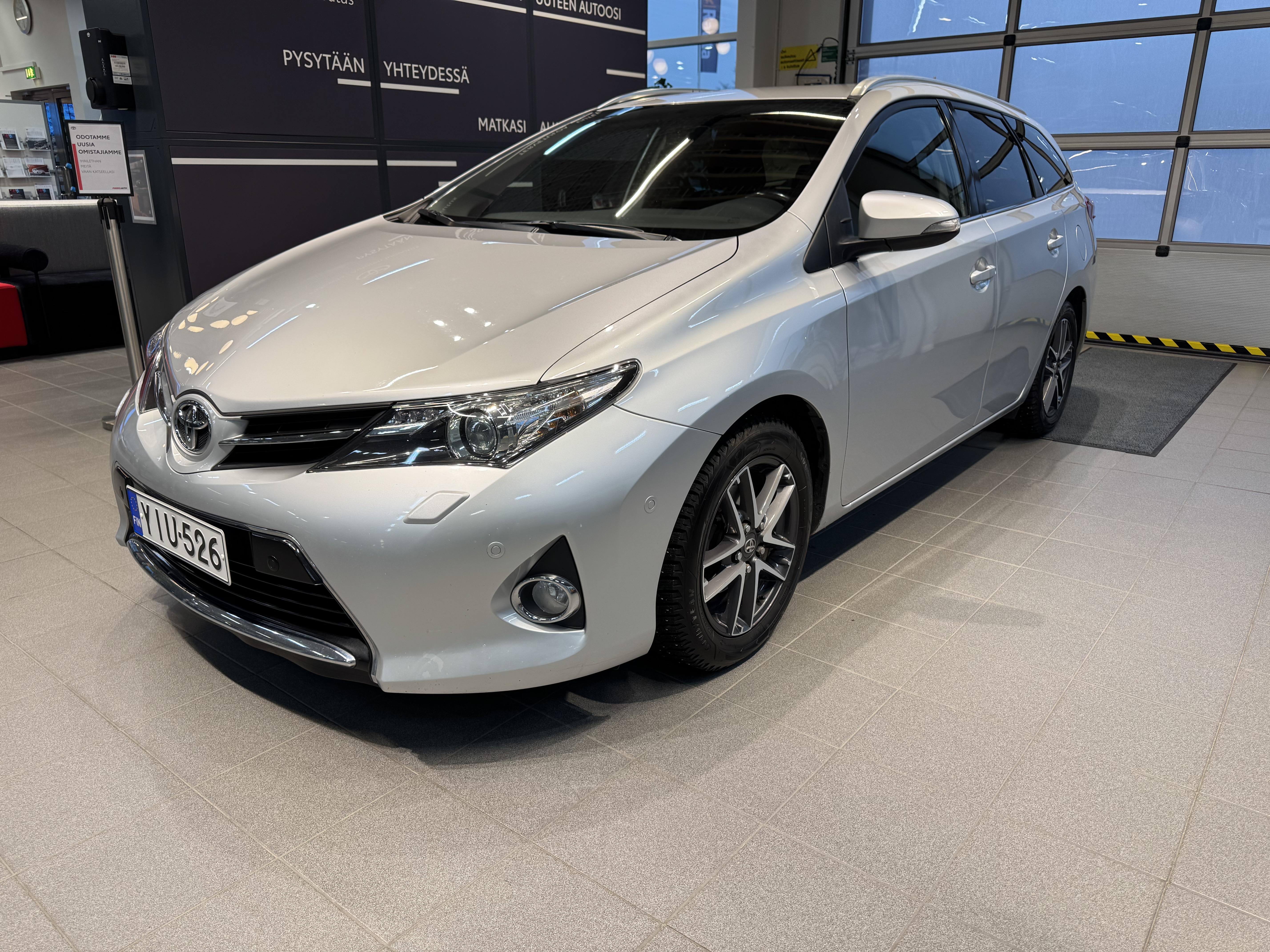 TOYOTA Auris 2014
