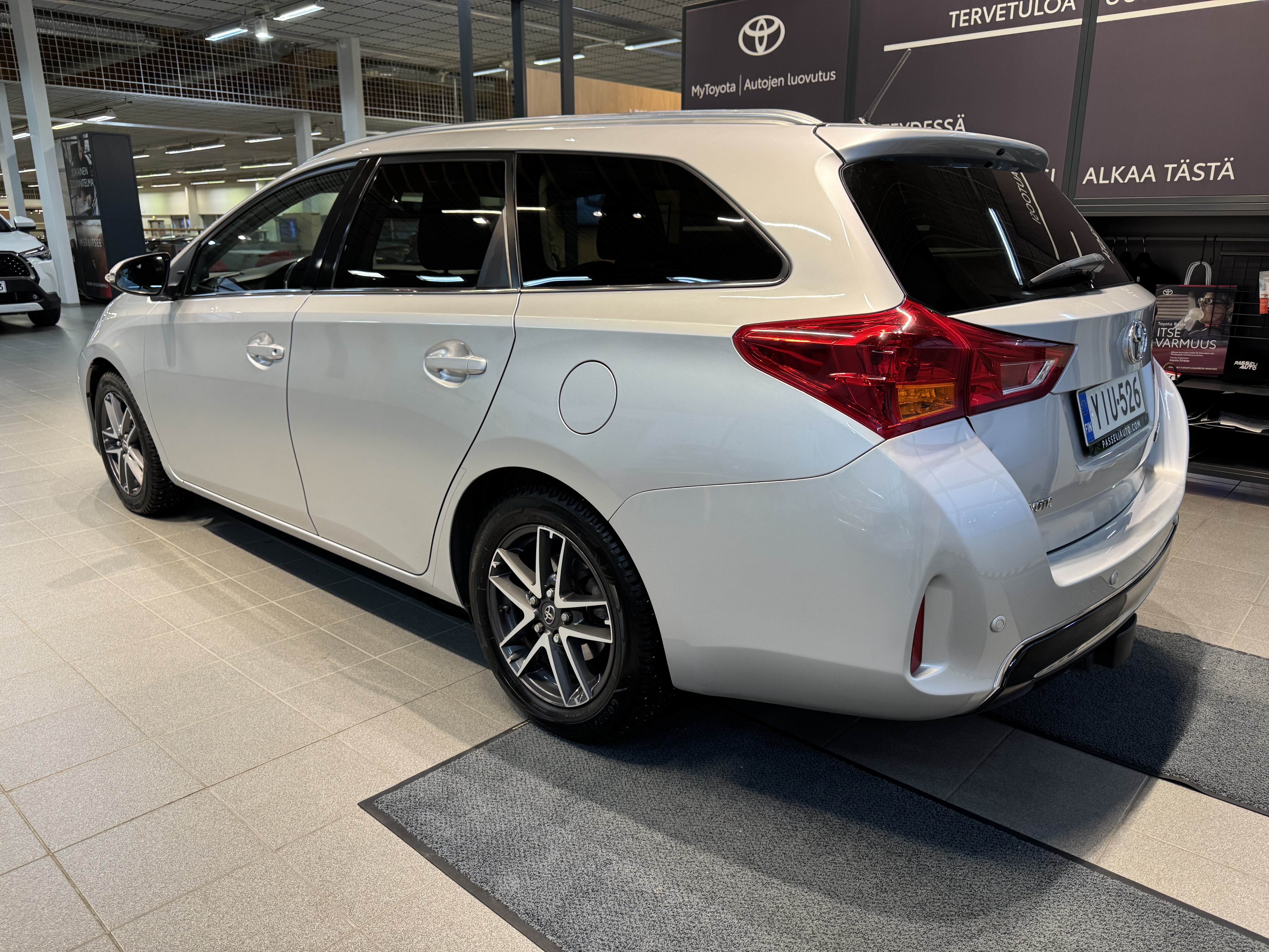 TOYOTA Auris 2014
