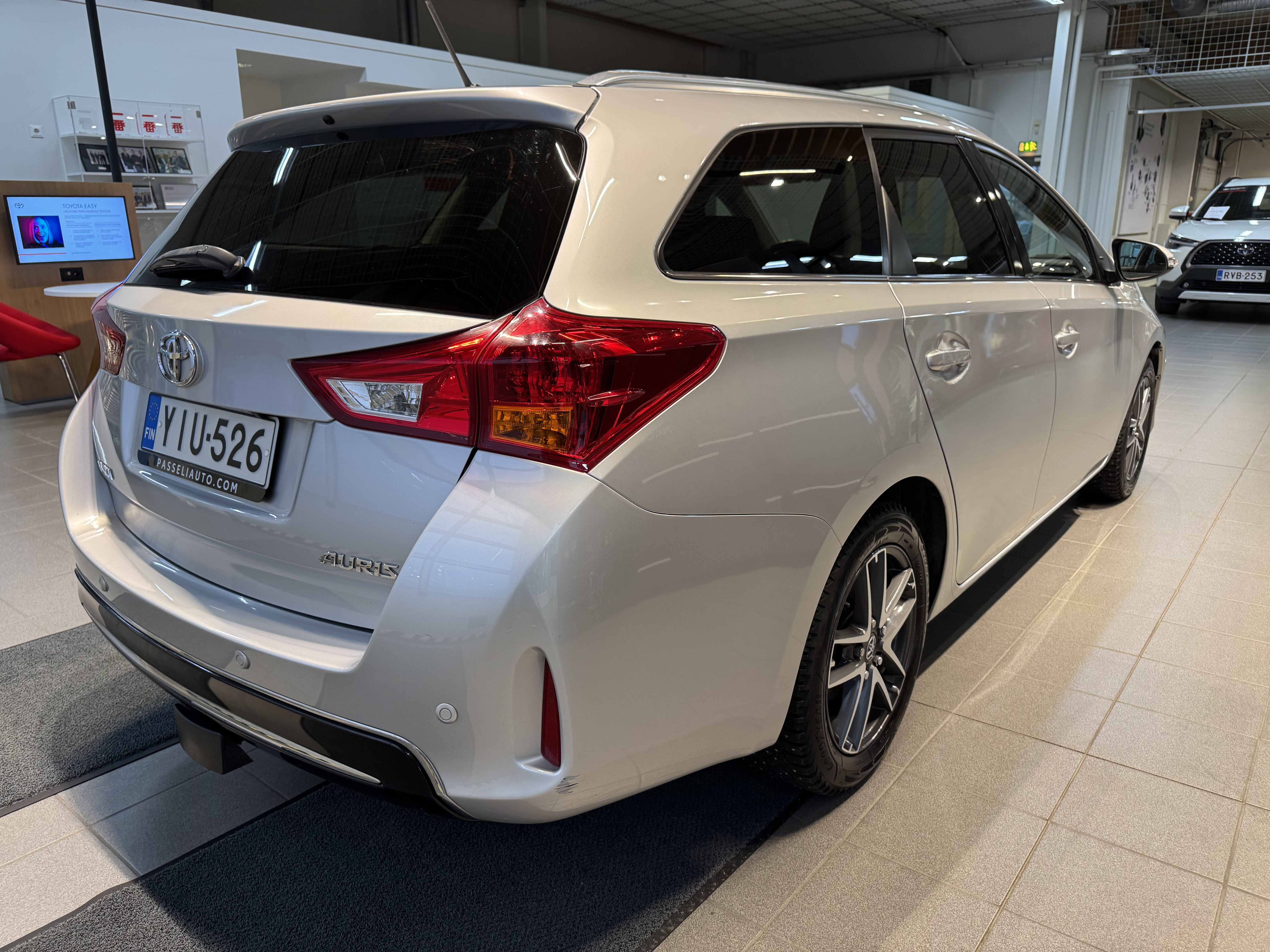 TOYOTA Auris 2014