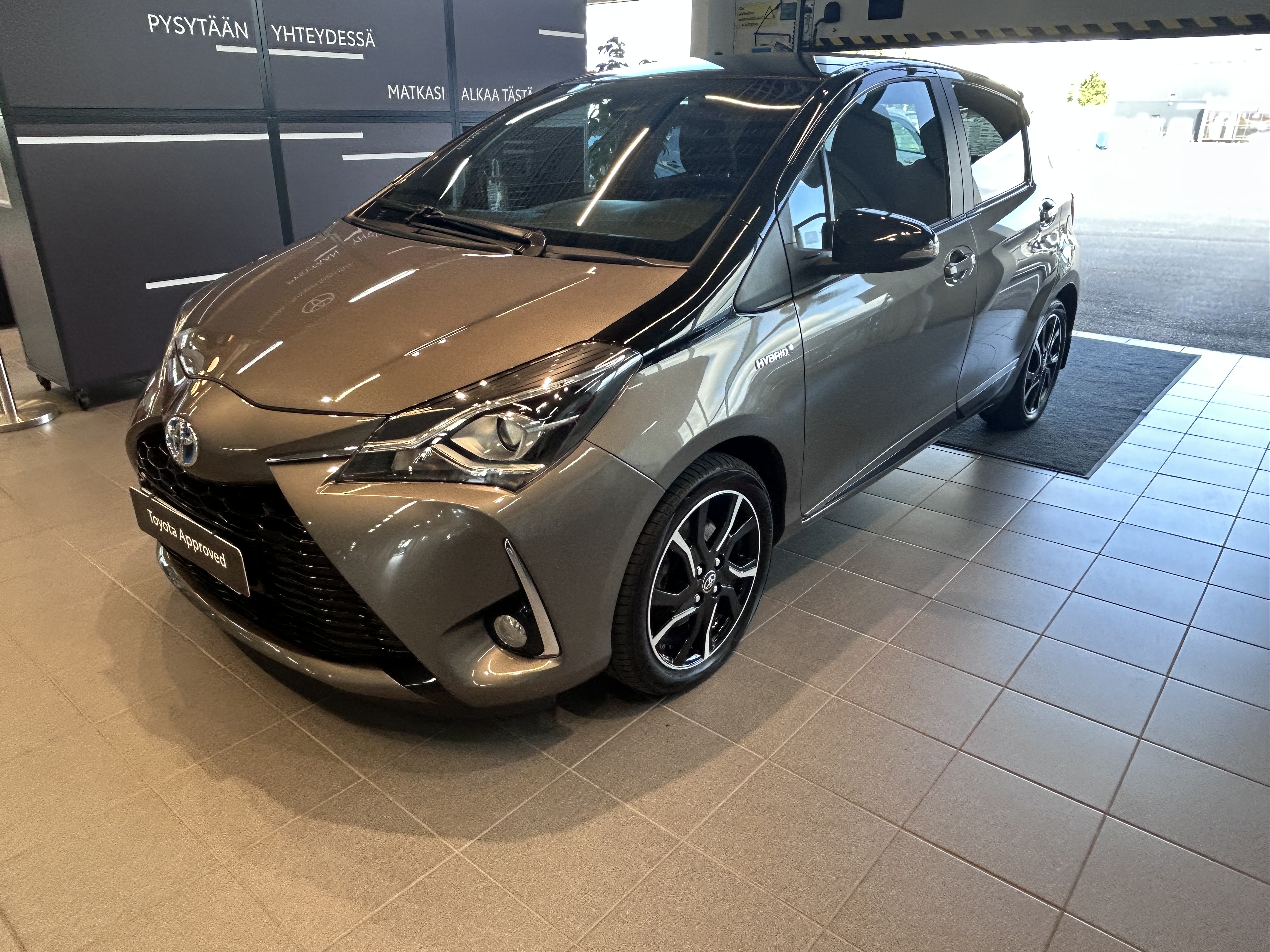 TOYOTA YARIS 0