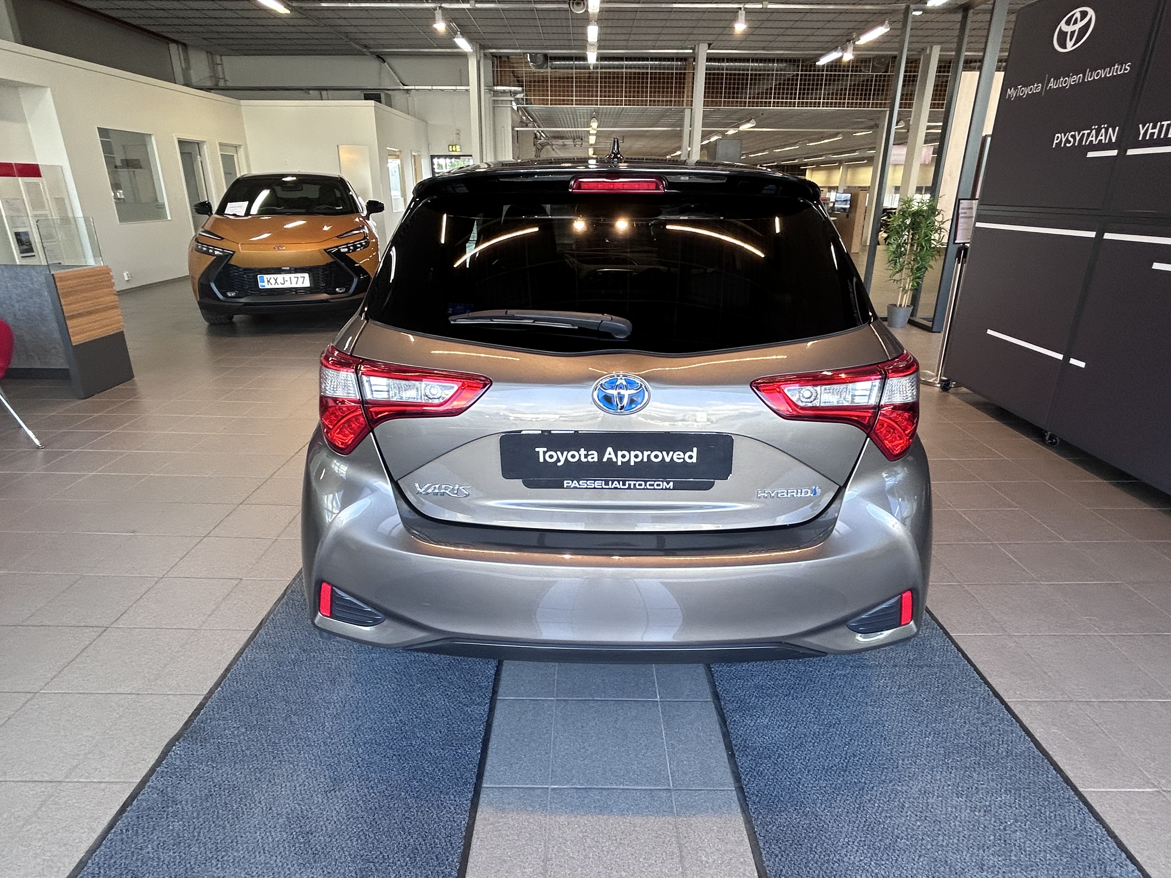 TOYOTA YARIS 0