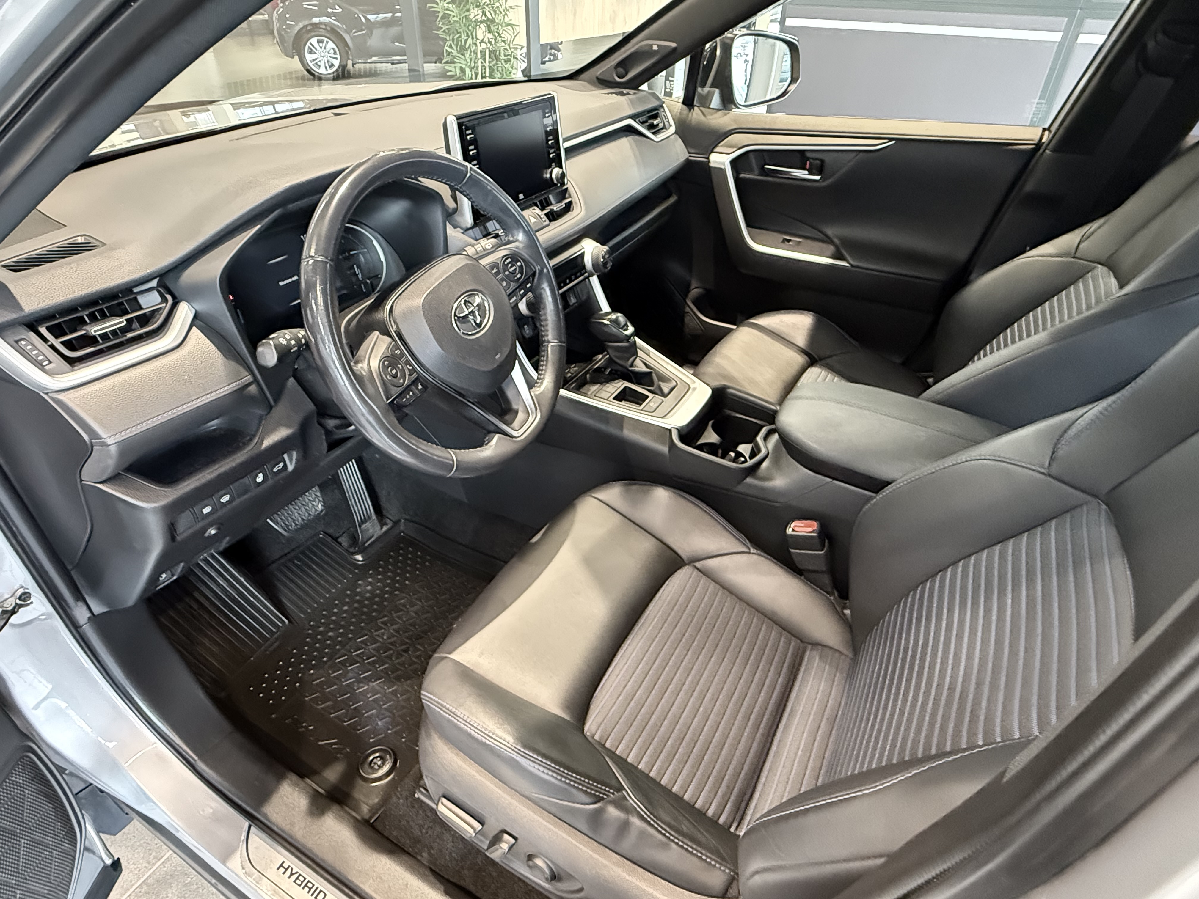 TOYOTA RAV4 2020