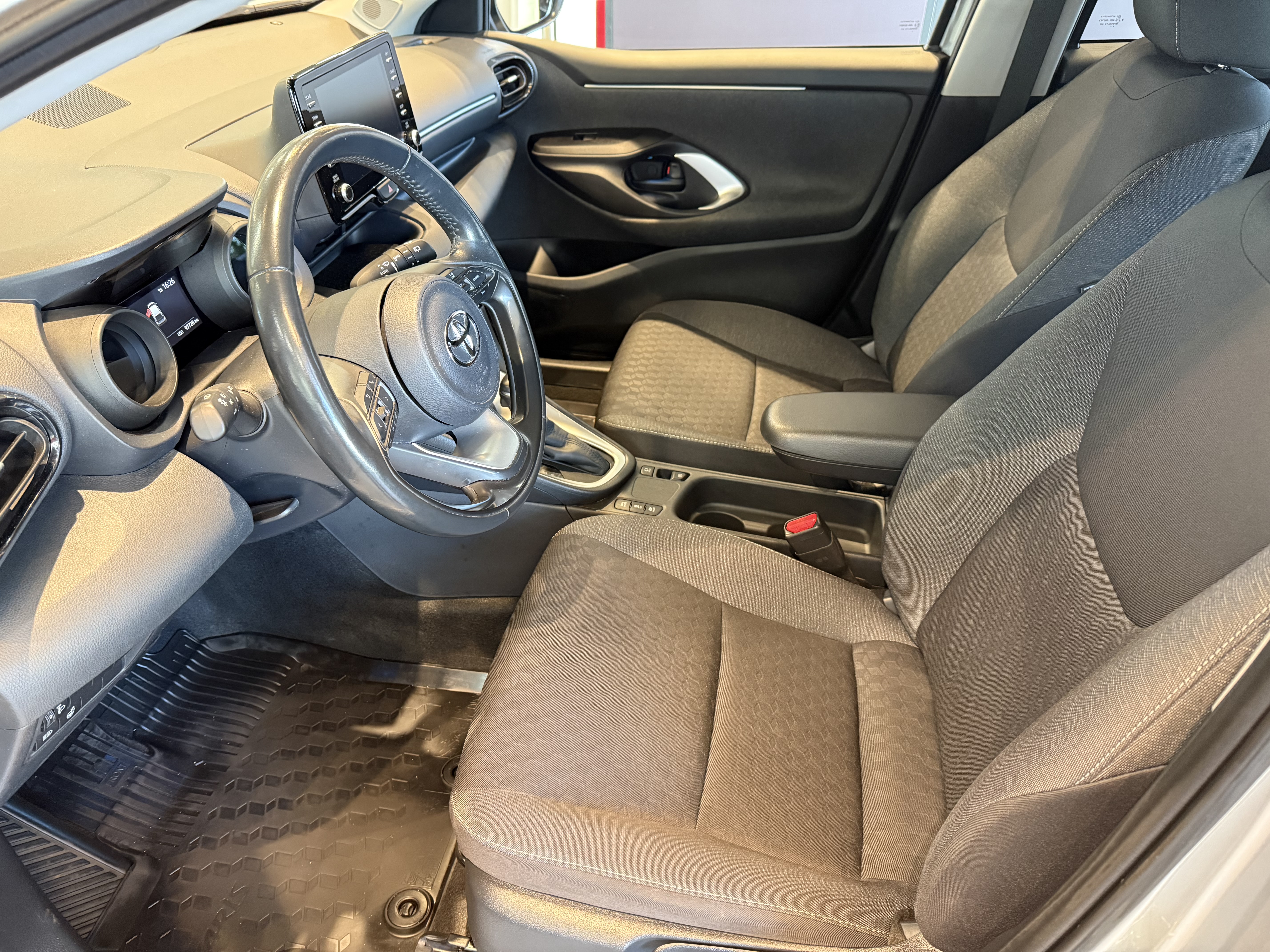 TOYOTA YARIS 2022