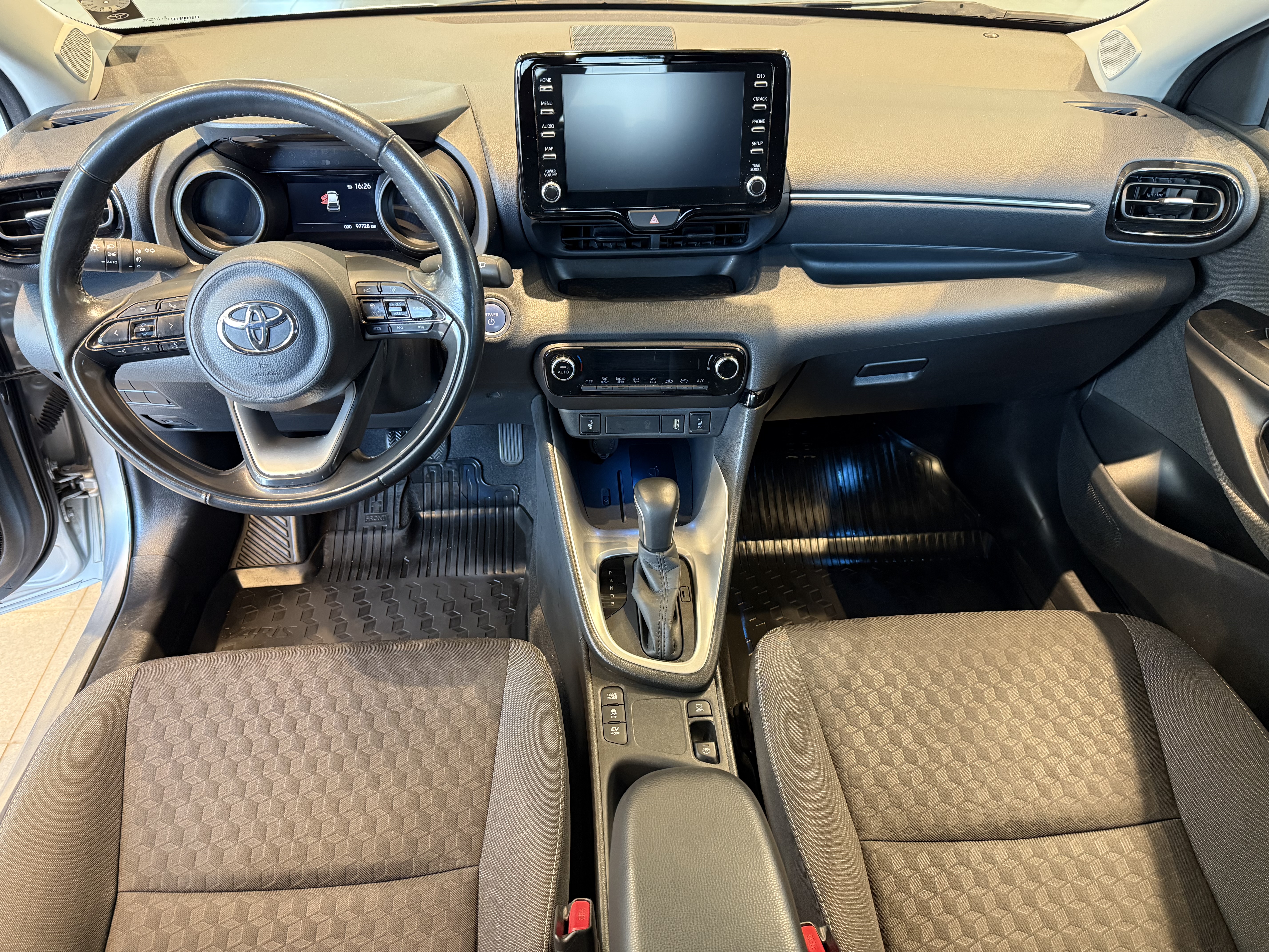 TOYOTA YARIS 2022