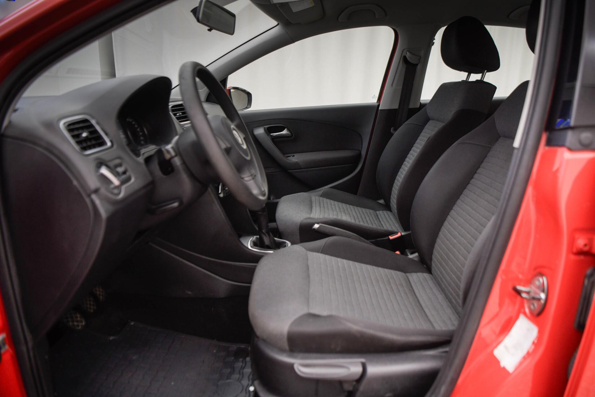 VOLKSWAGEN Polo 2010