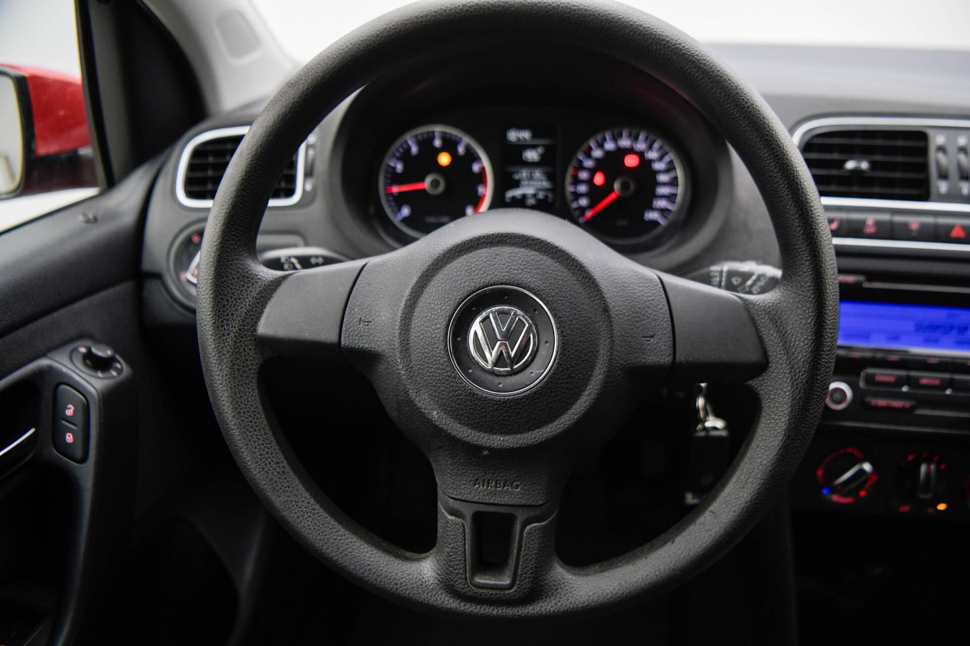VOLKSWAGEN Polo 2010