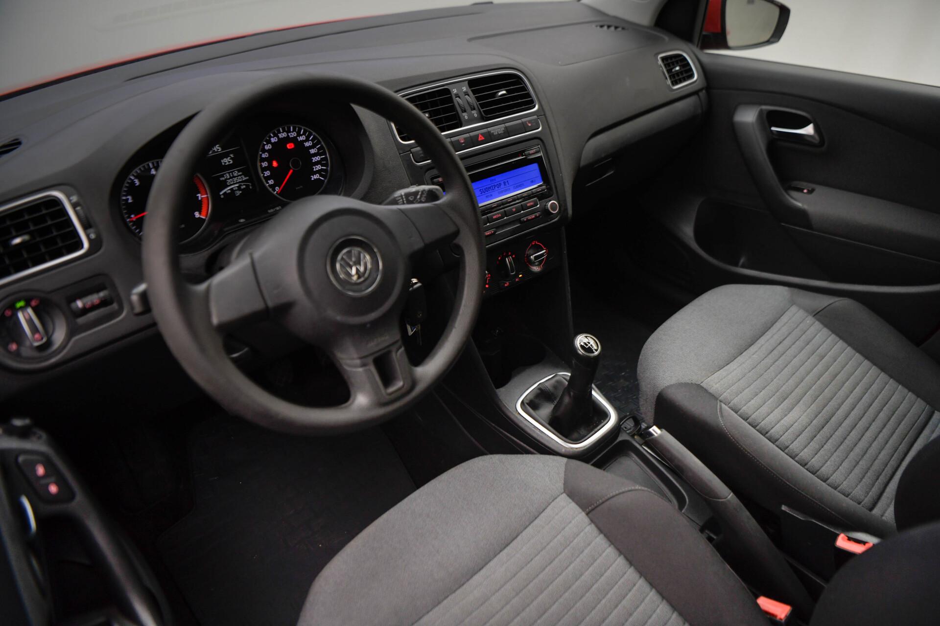 VOLKSWAGEN Polo 2010