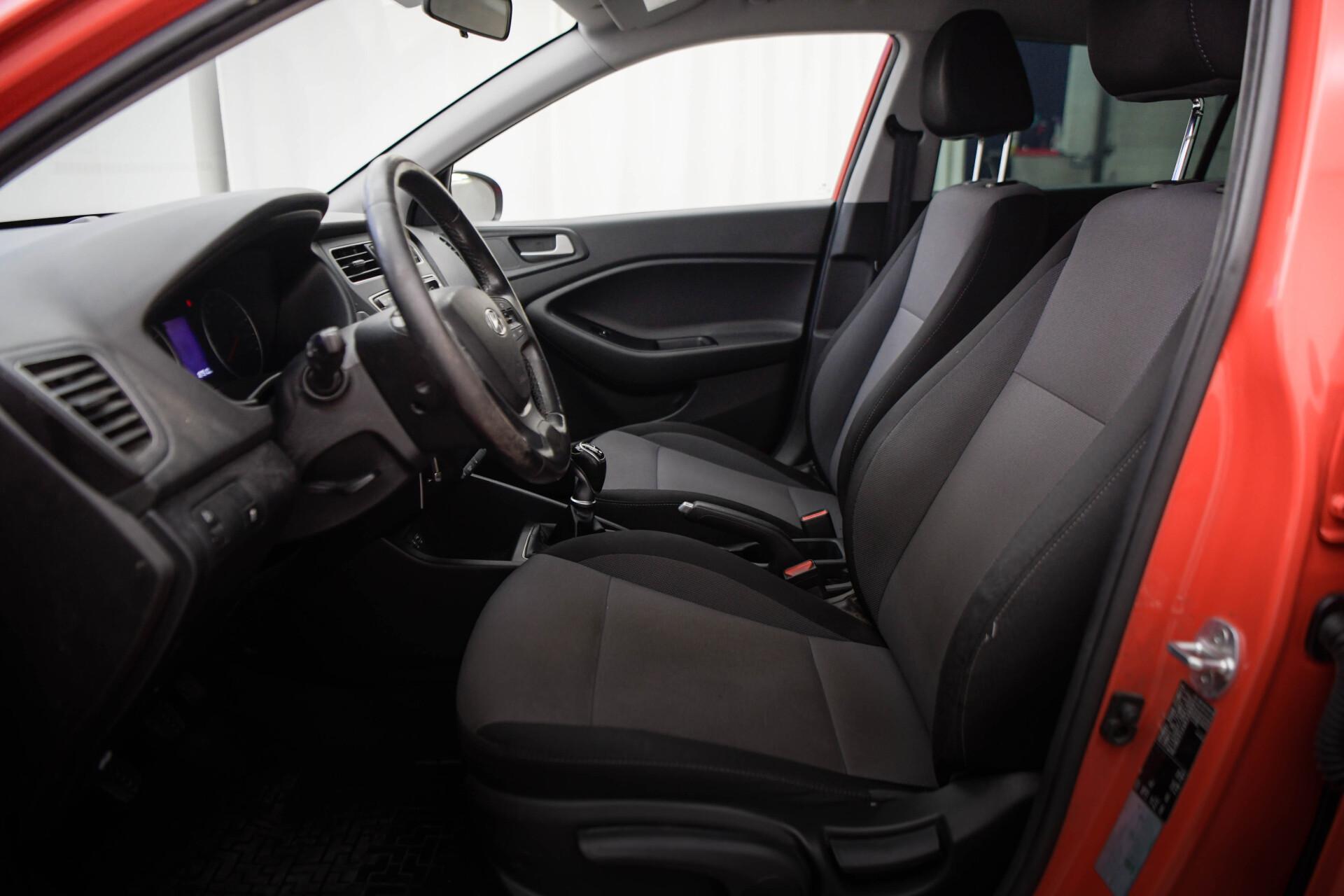 HYUNDAI i20 2018