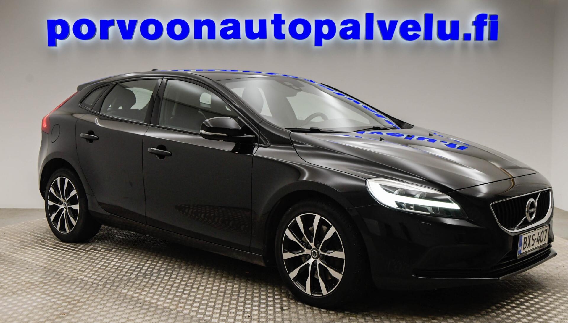 VOLVO V40 2019