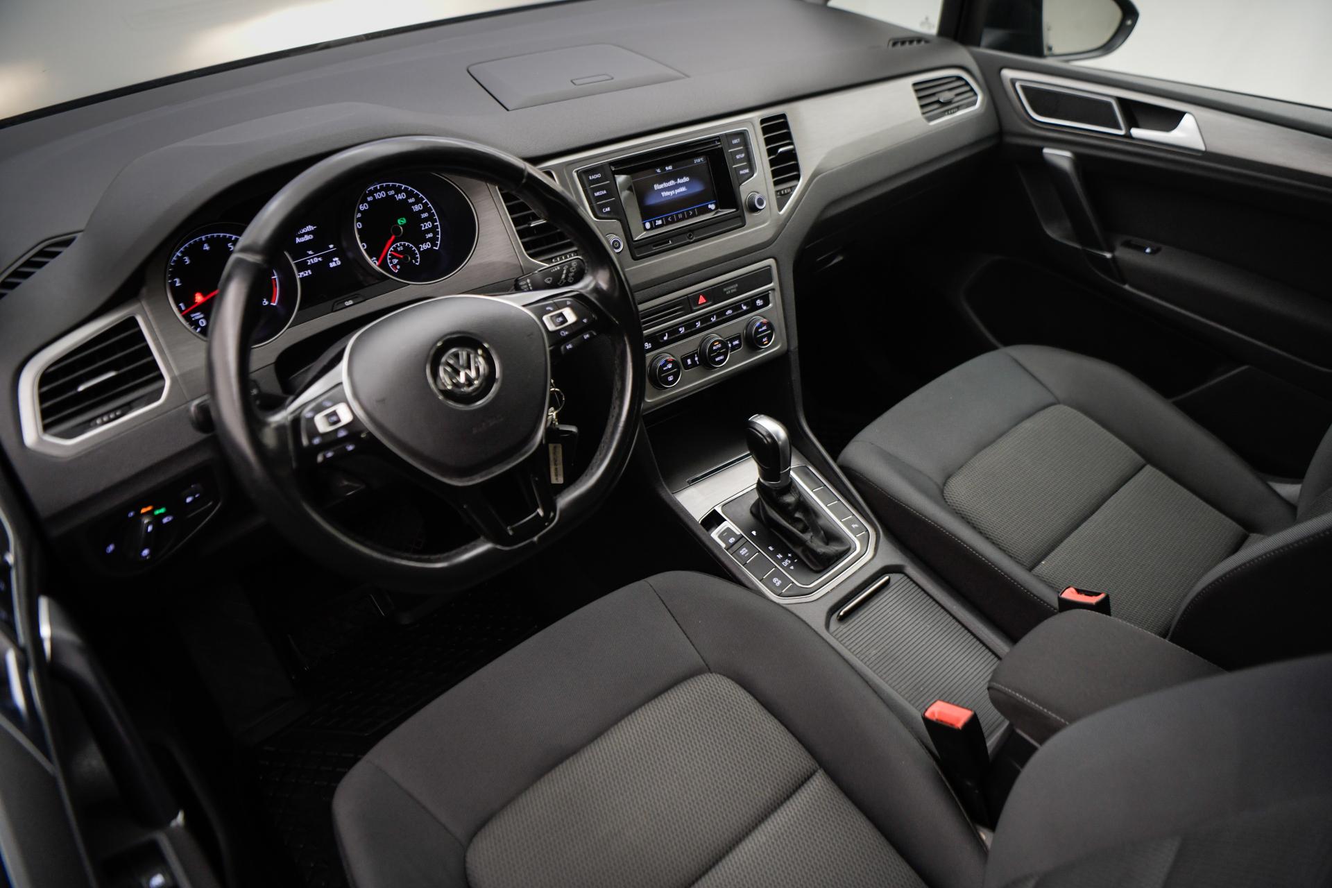 VOLKSWAGEN Golf Sportsvan 2016