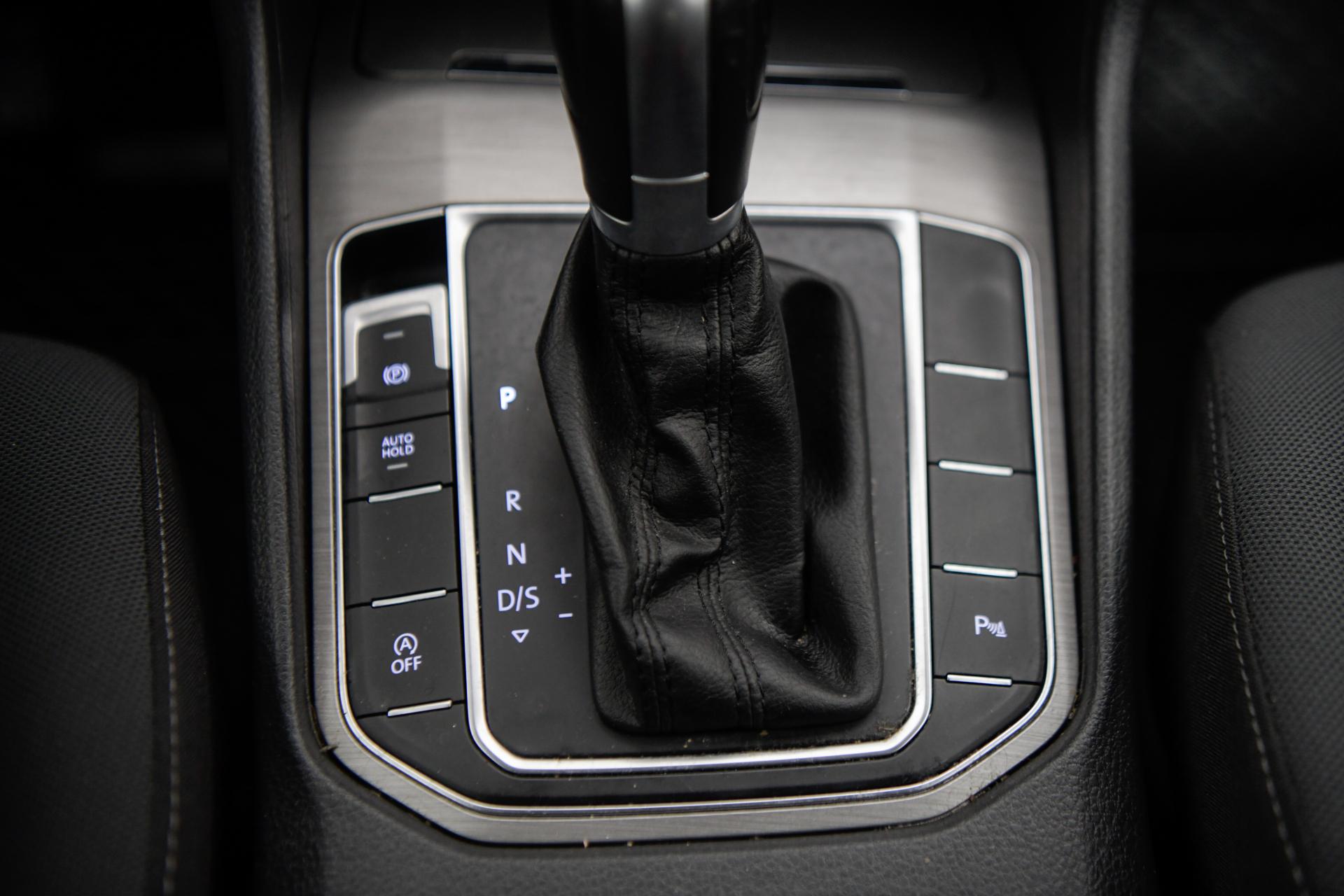 VOLKSWAGEN Golf Sportsvan 2016