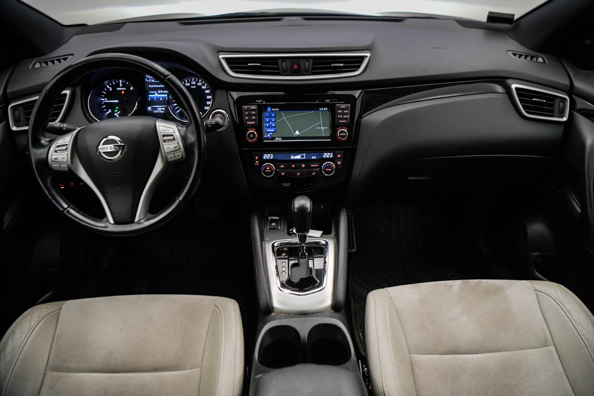 NISSAN Qashqai 2015