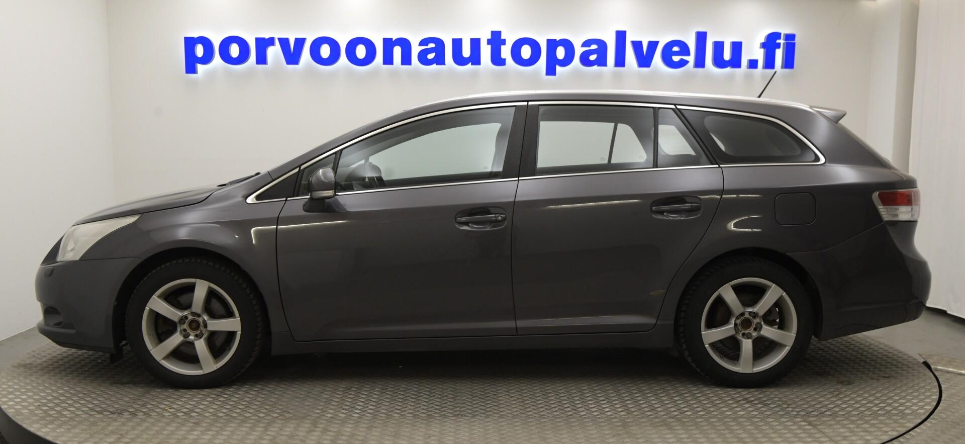 TOYOTA Avensis 2010