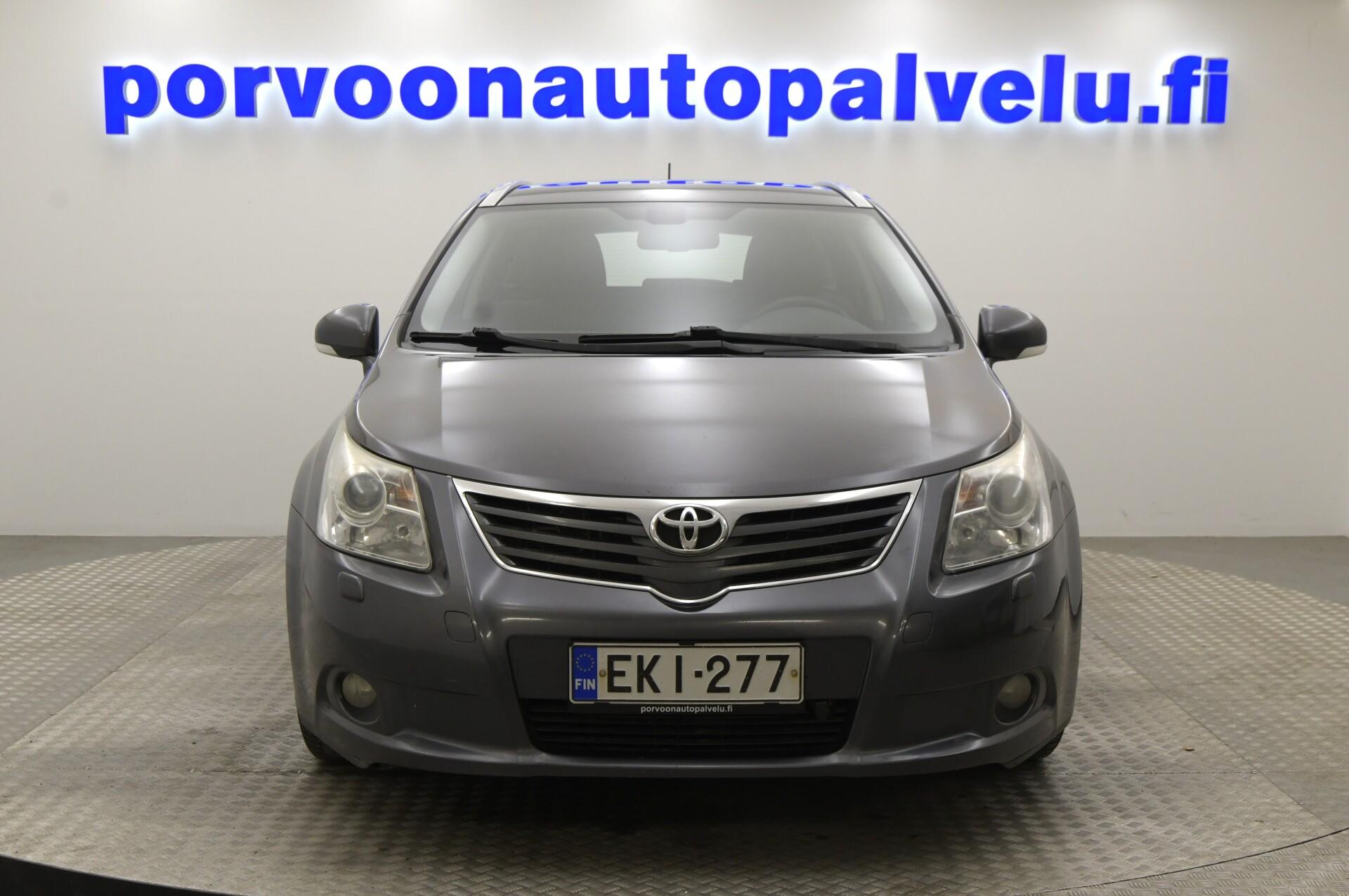 TOYOTA Avensis 2010