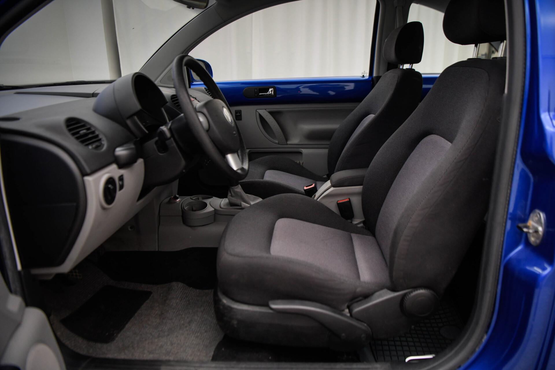 VOLKSWAGEN New Beetle 2003