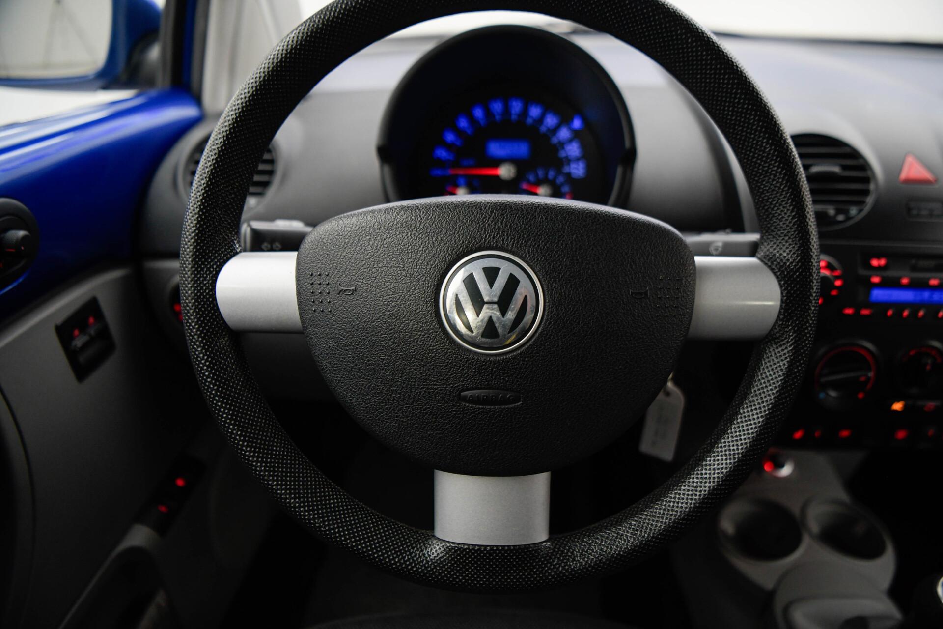 VOLKSWAGEN New Beetle 2003