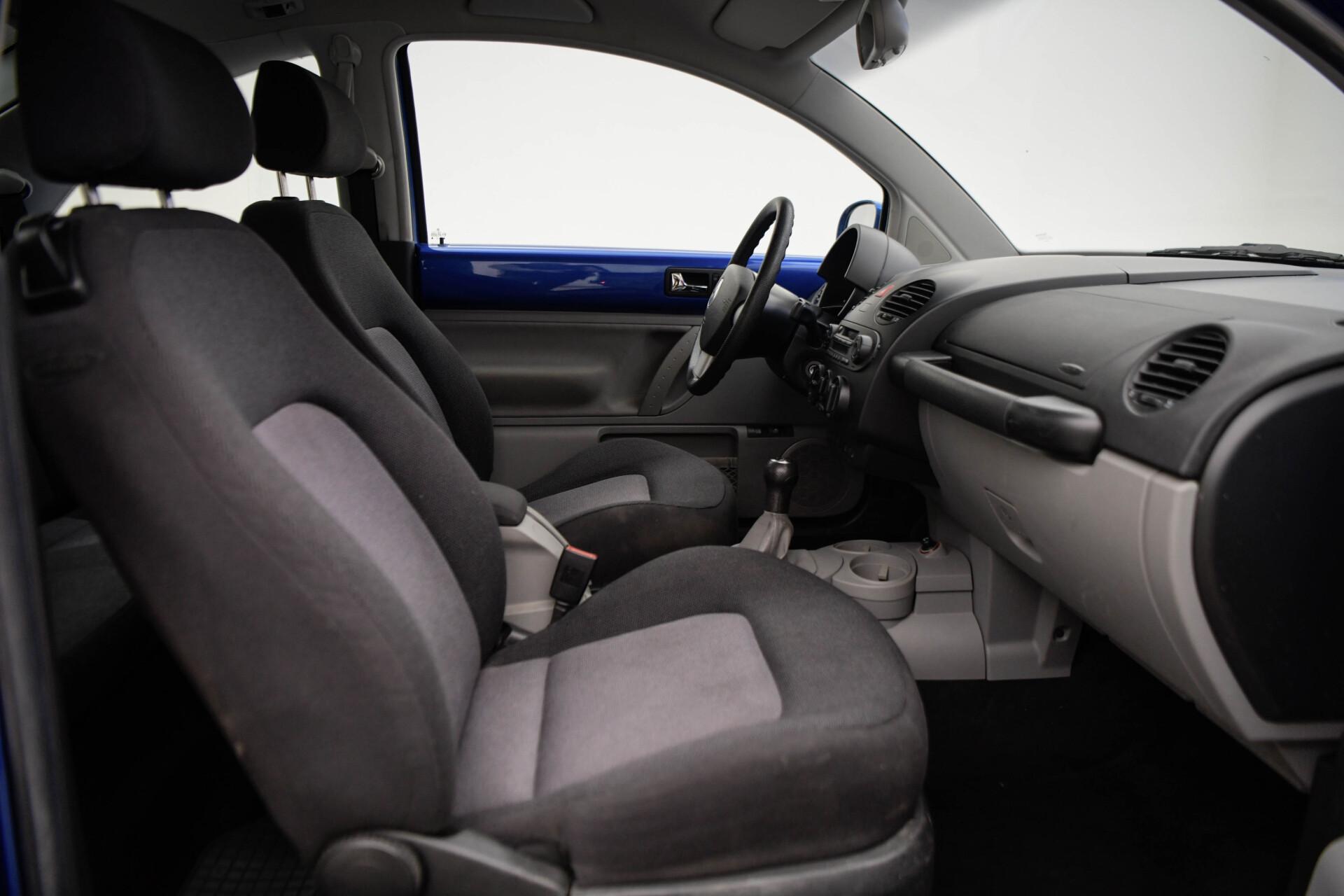 VOLKSWAGEN New Beetle 2003