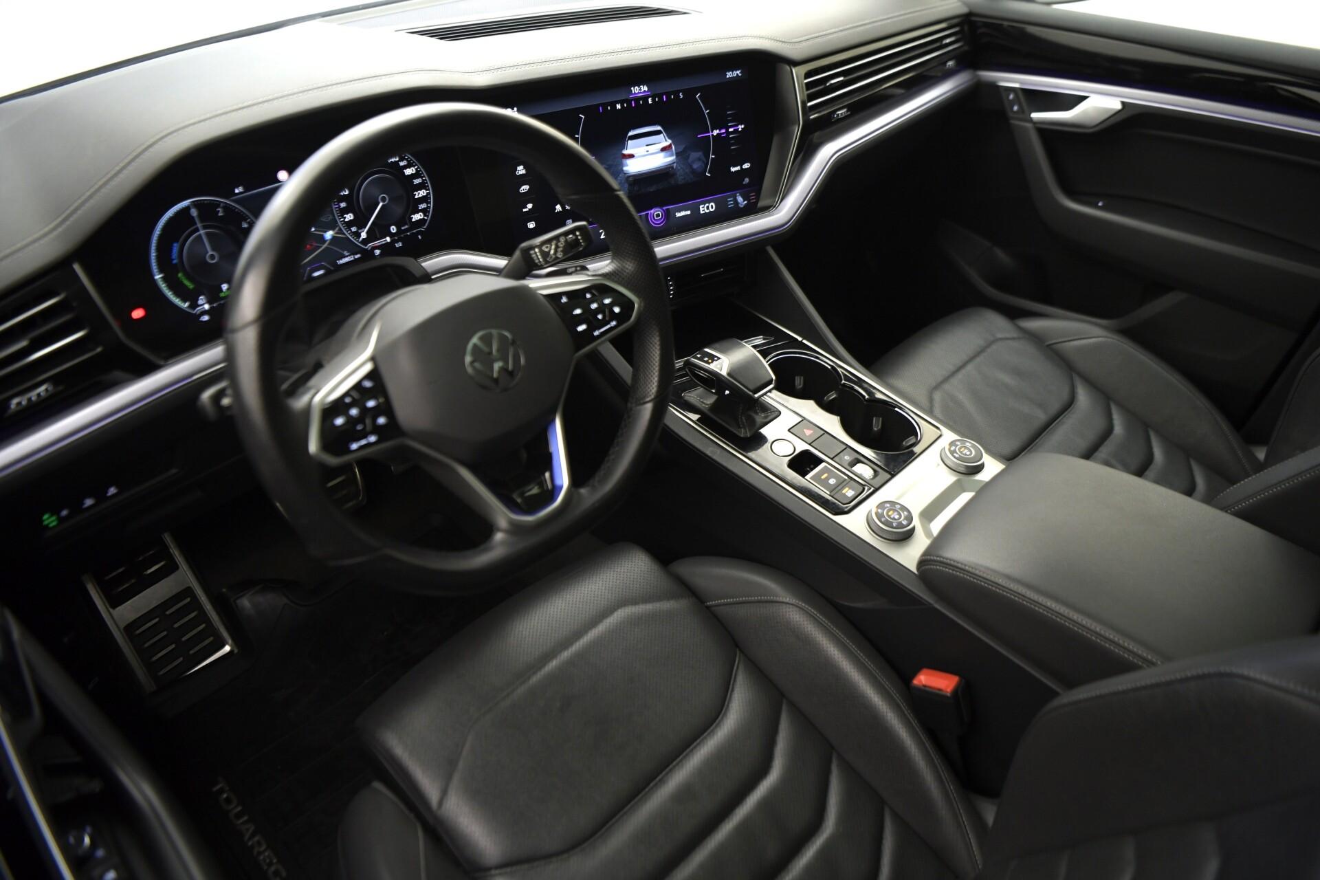 VOLKSWAGEN Touareg 2021