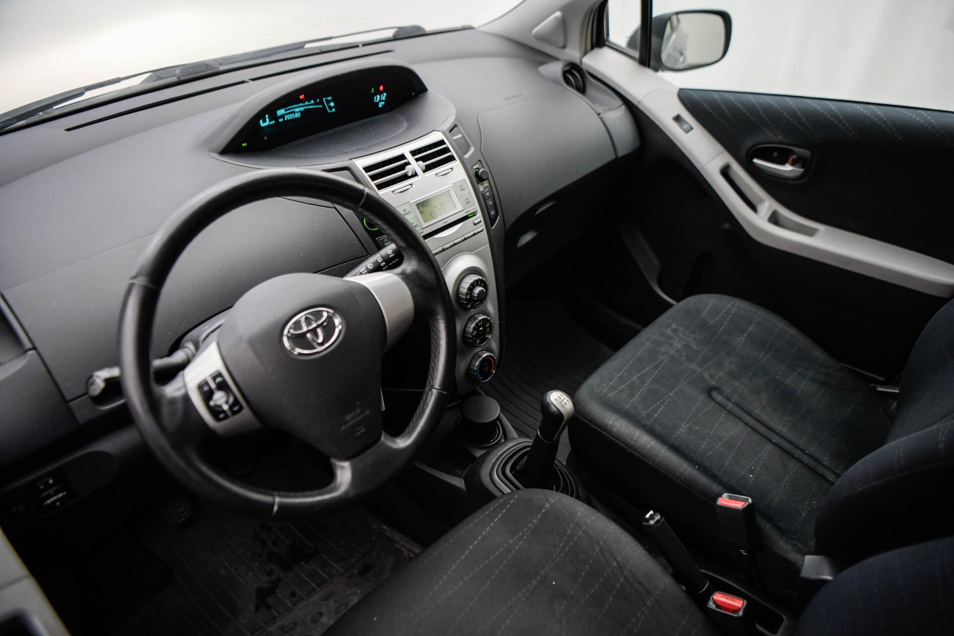 TOYOTA Yaris 2008