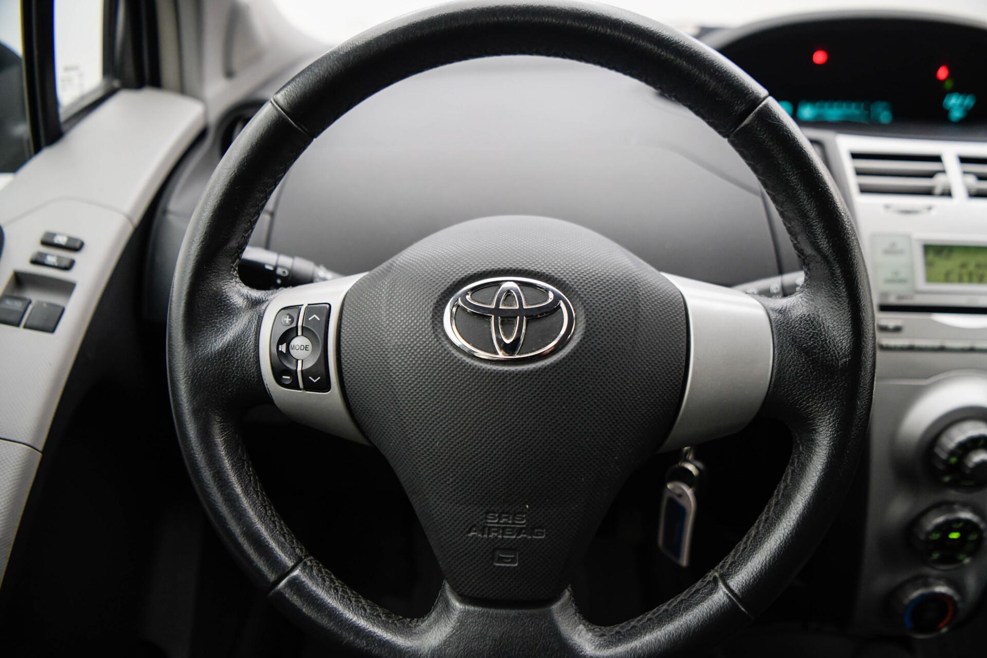 TOYOTA Yaris 2008