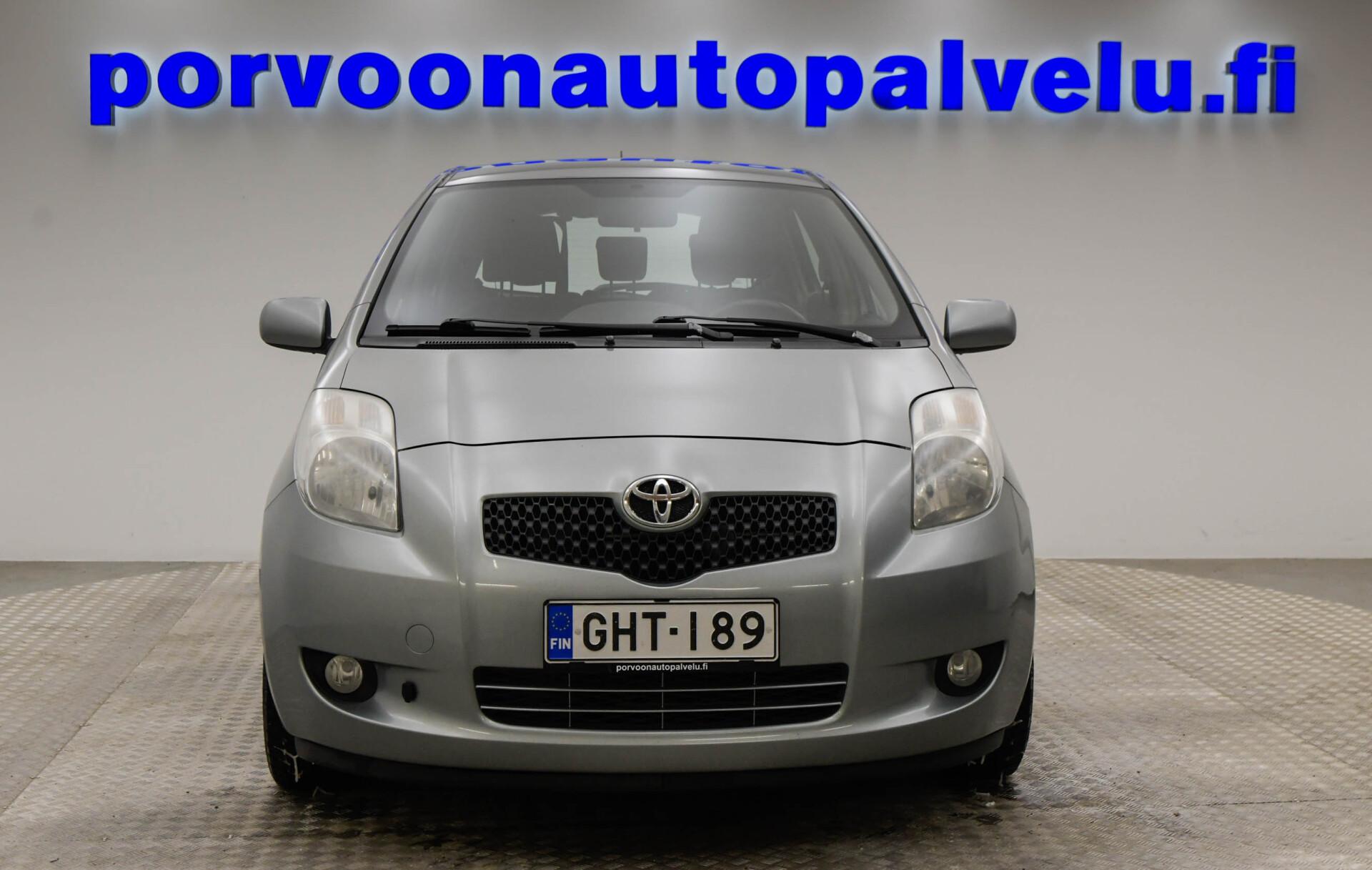TOYOTA Yaris 2008