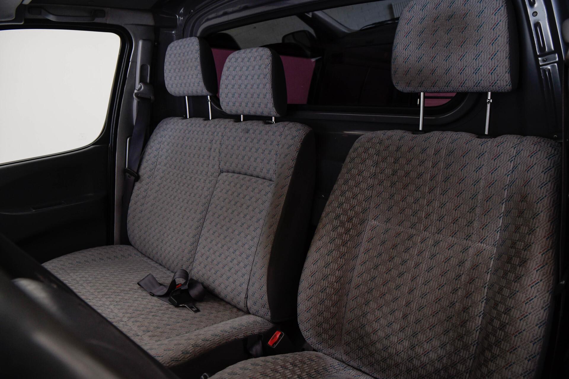 TOYOTA Hiace 2006