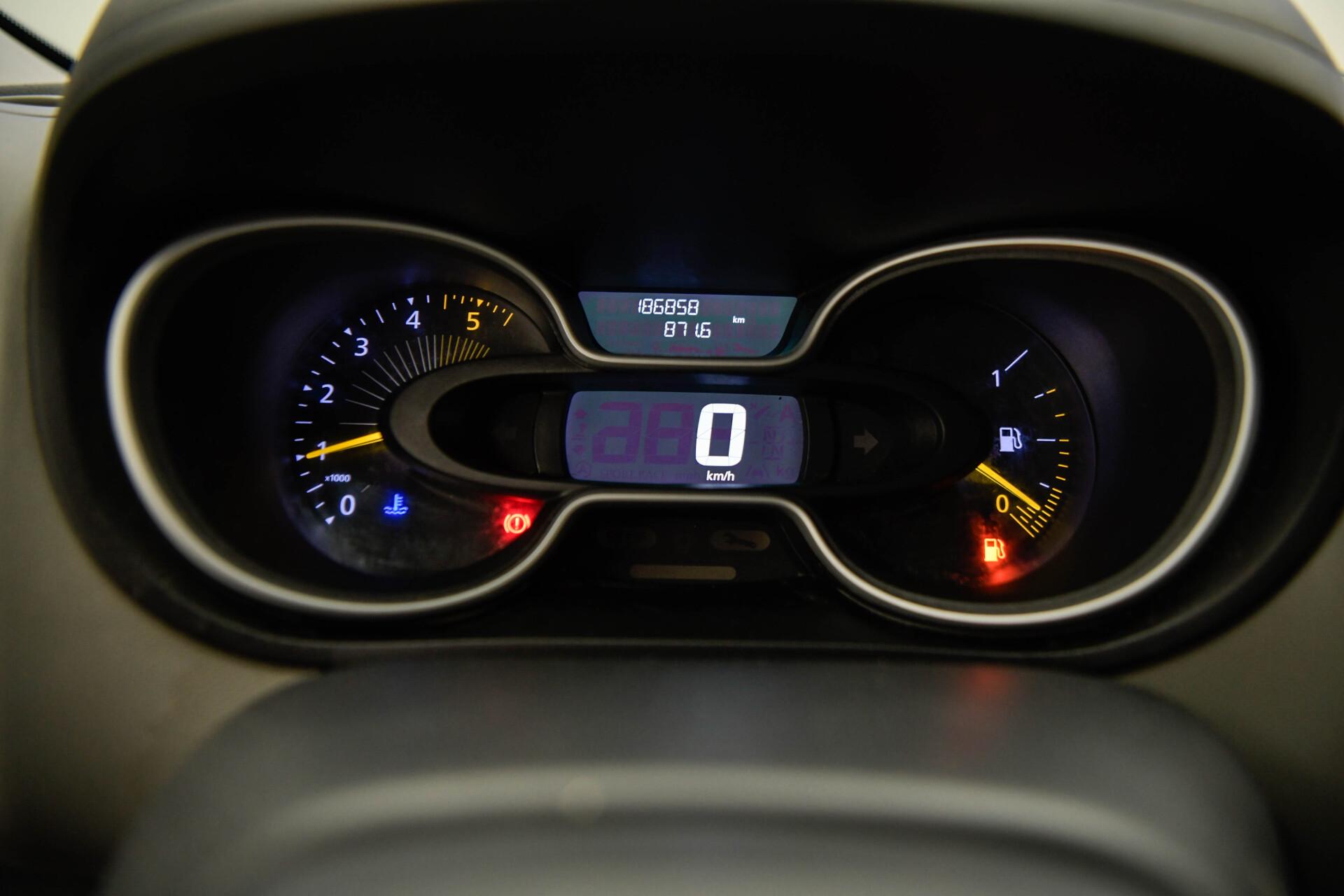 NISSAN NV300 2017
