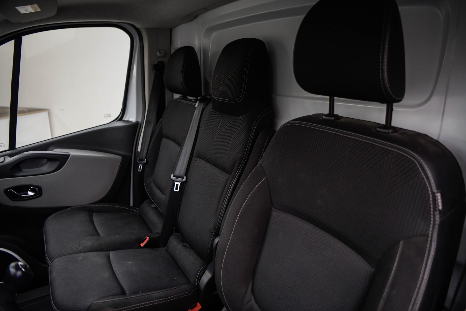 NISSAN NV300 2017