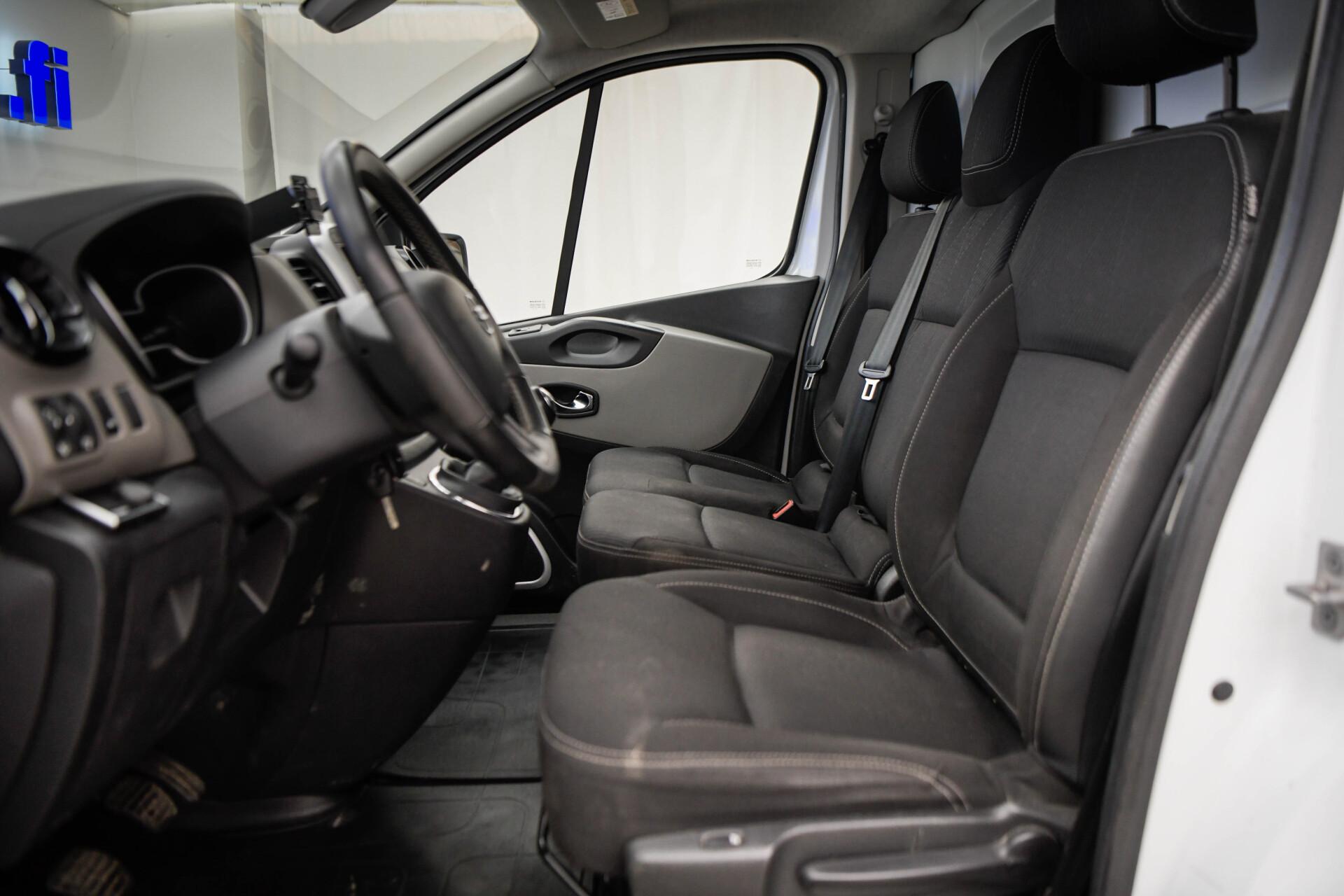 NISSAN NV300 2017