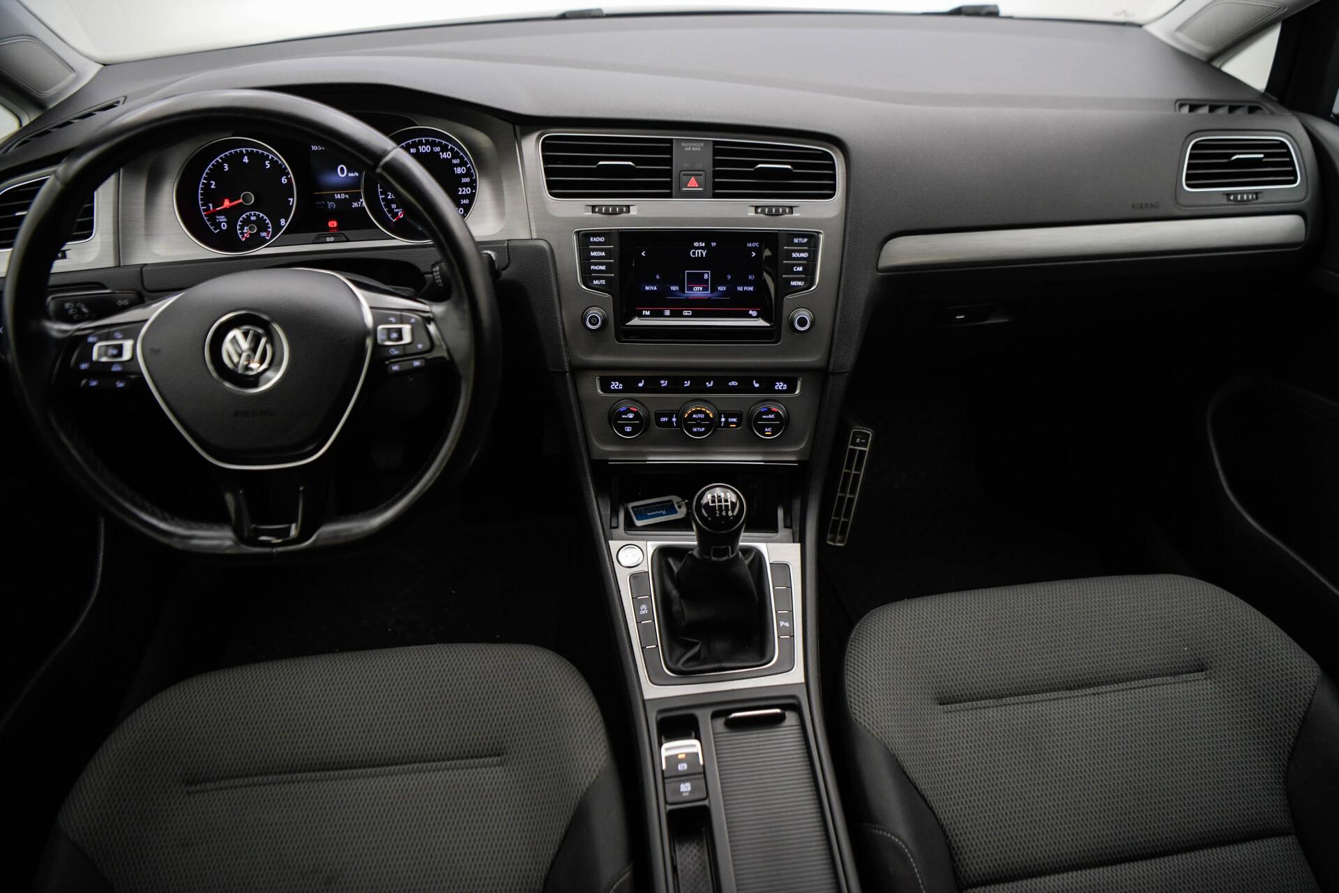 VOLKSWAGEN Golf 2014