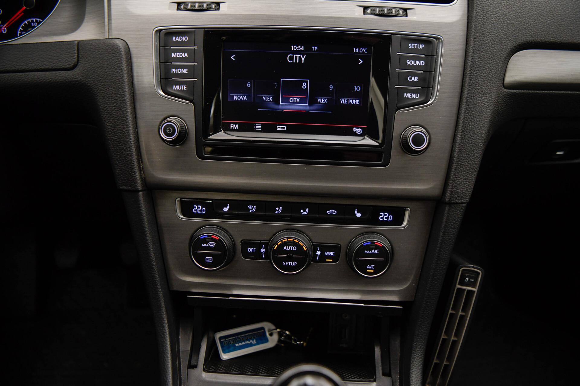 VOLKSWAGEN Golf 2014