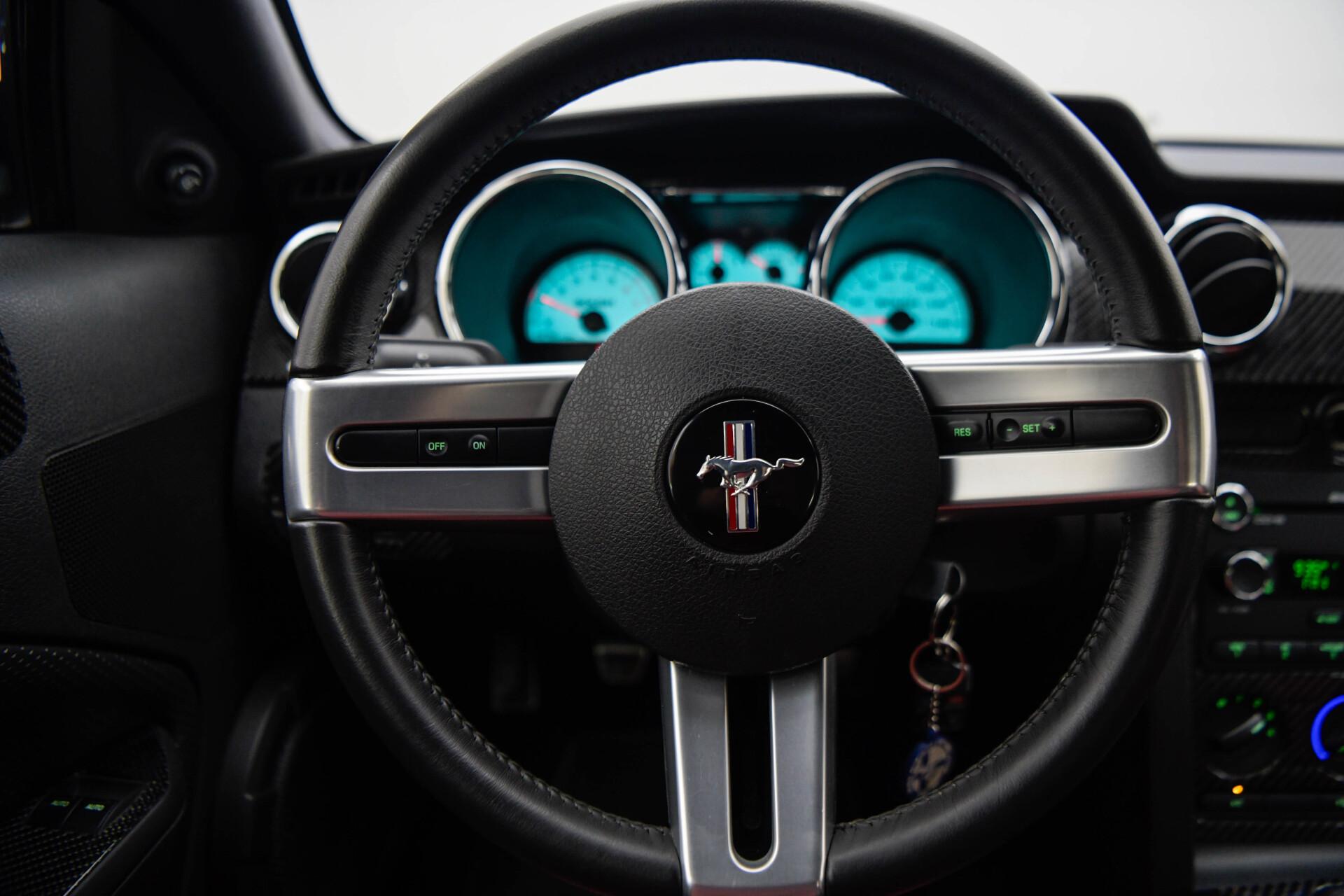 FORD Mustang 2008