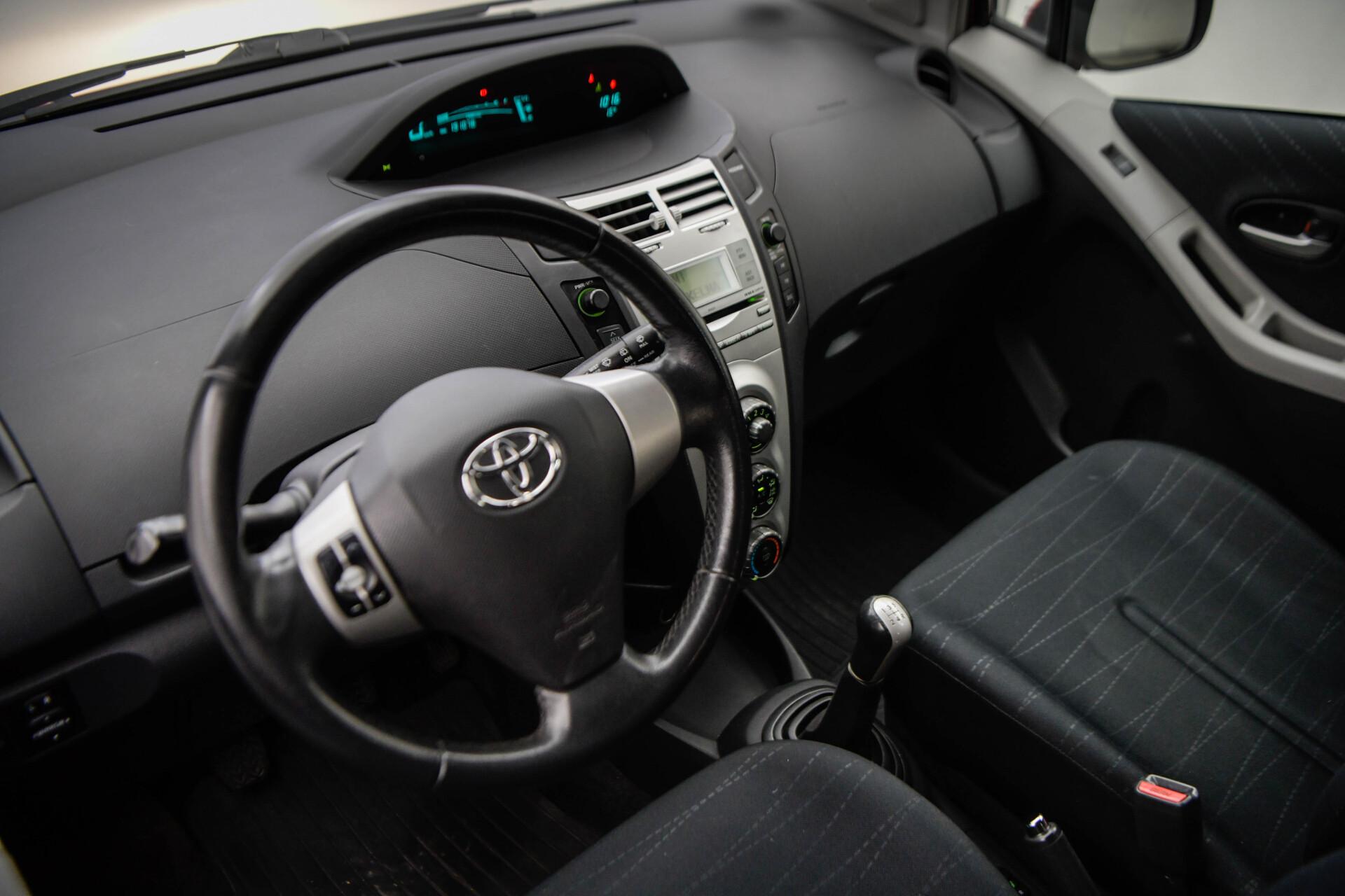TOYOTA Yaris 2008