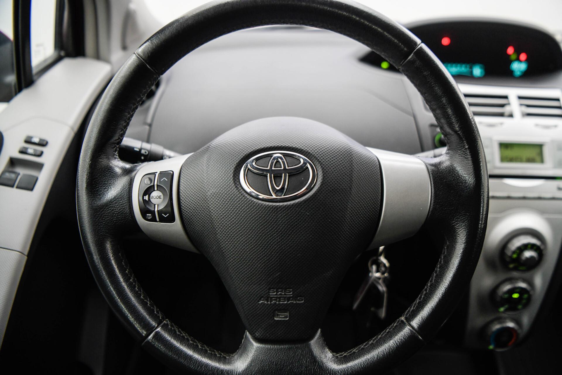 TOYOTA Yaris 2008