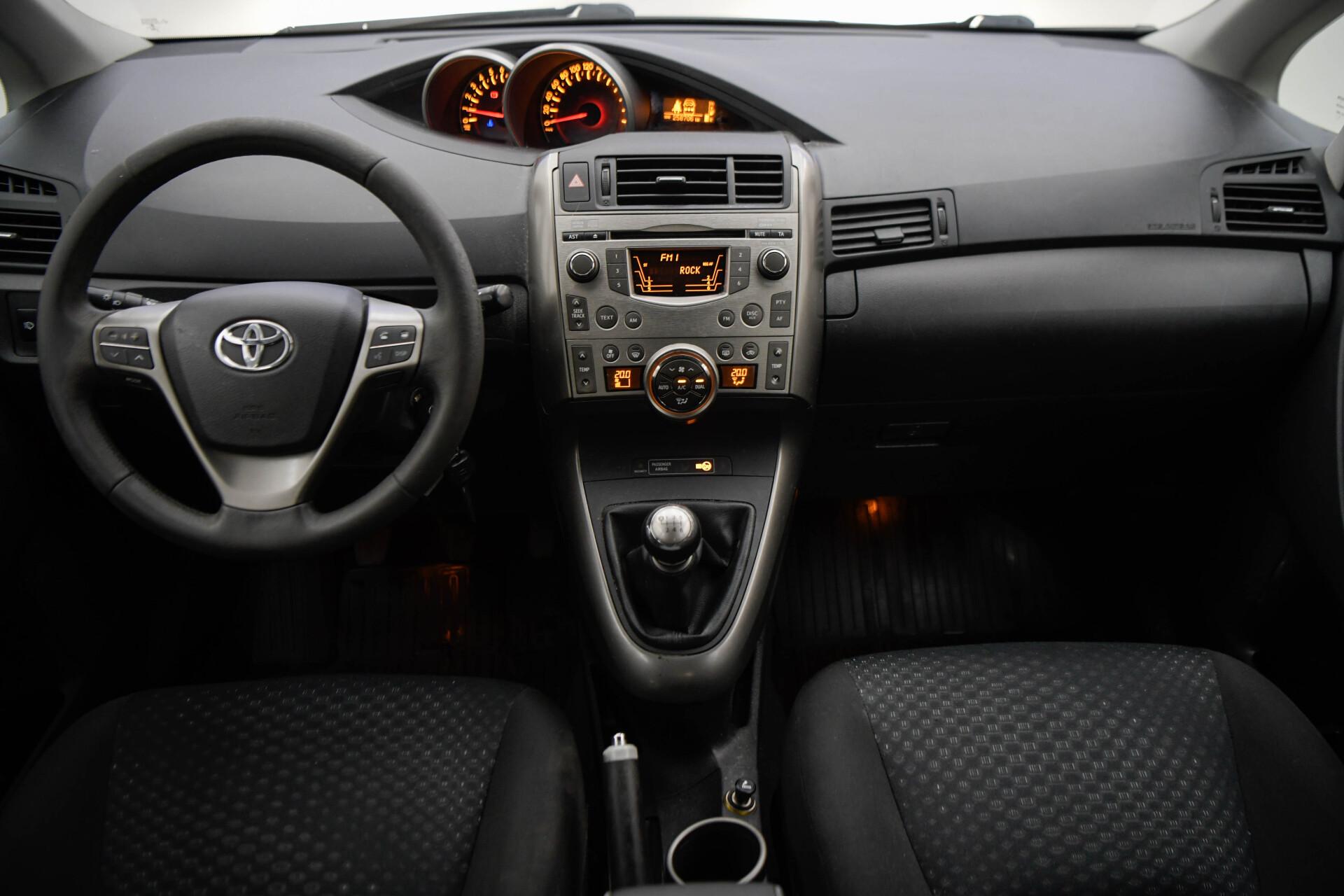TOYOTA Verso 2010