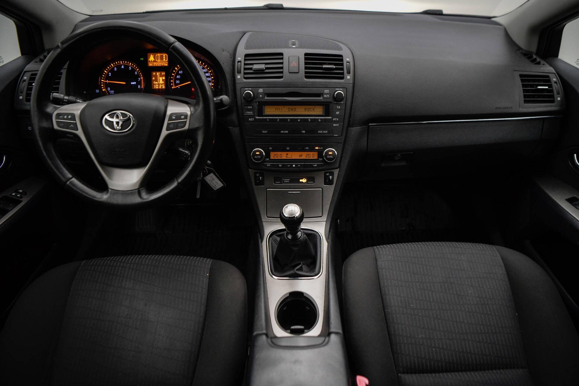 TOYOTA Avensis 2009