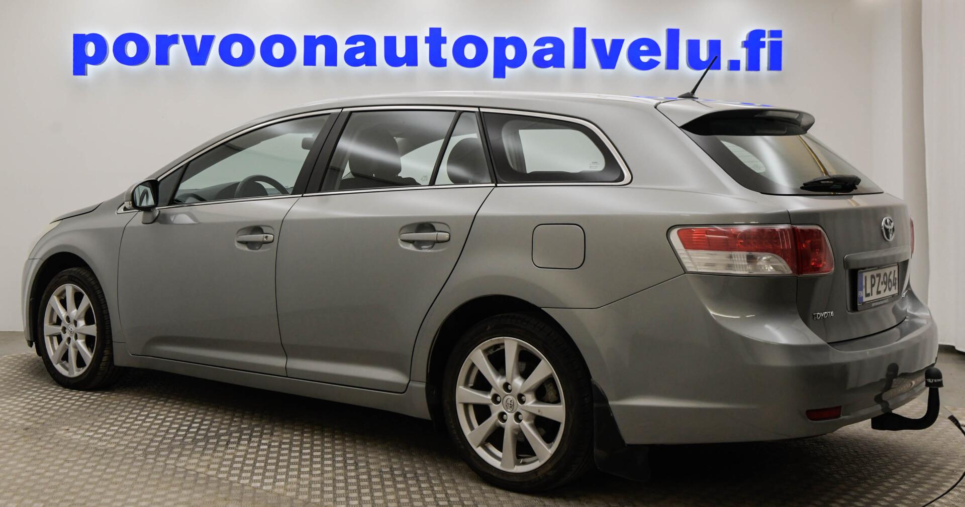 TOYOTA Avensis 2009