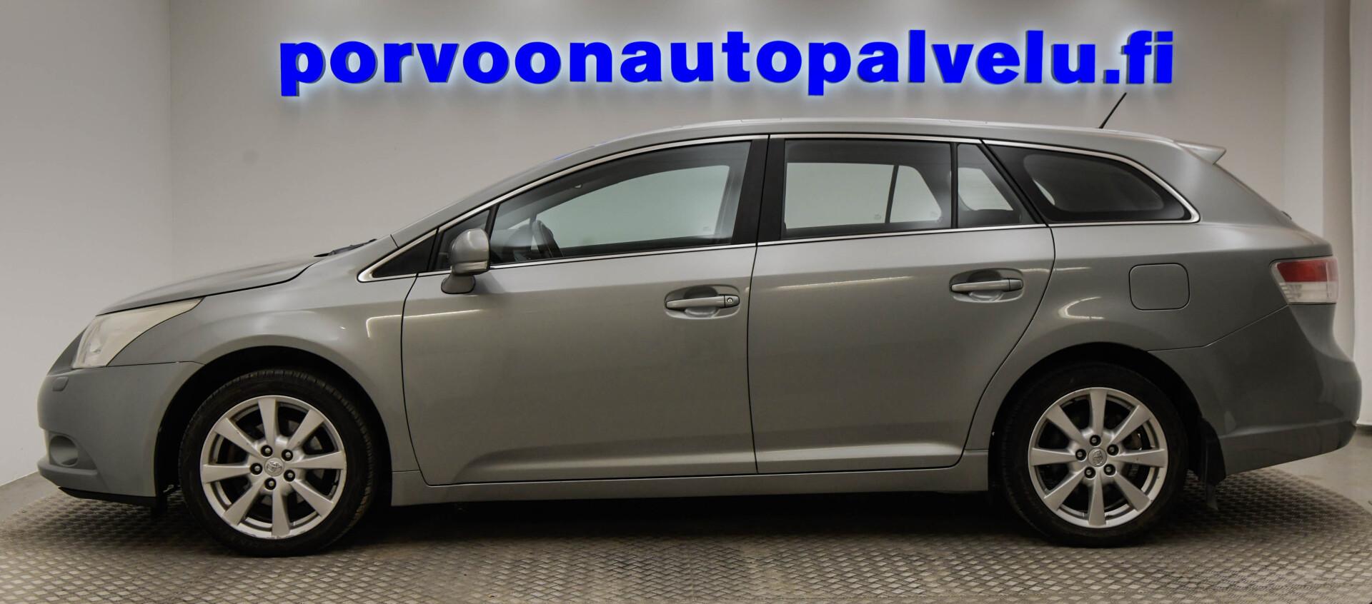 TOYOTA Avensis 2009