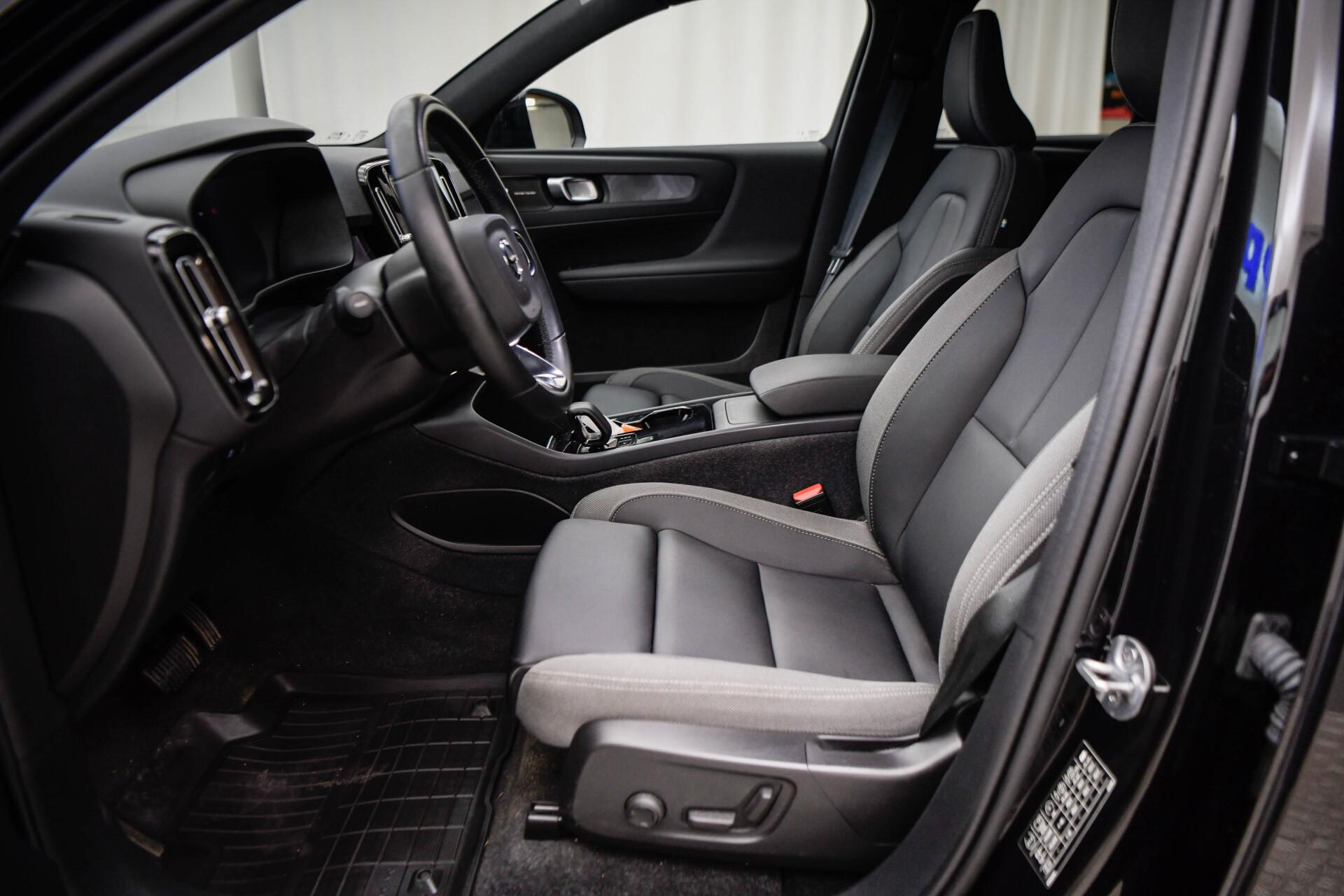 VOLVO XC40 2024